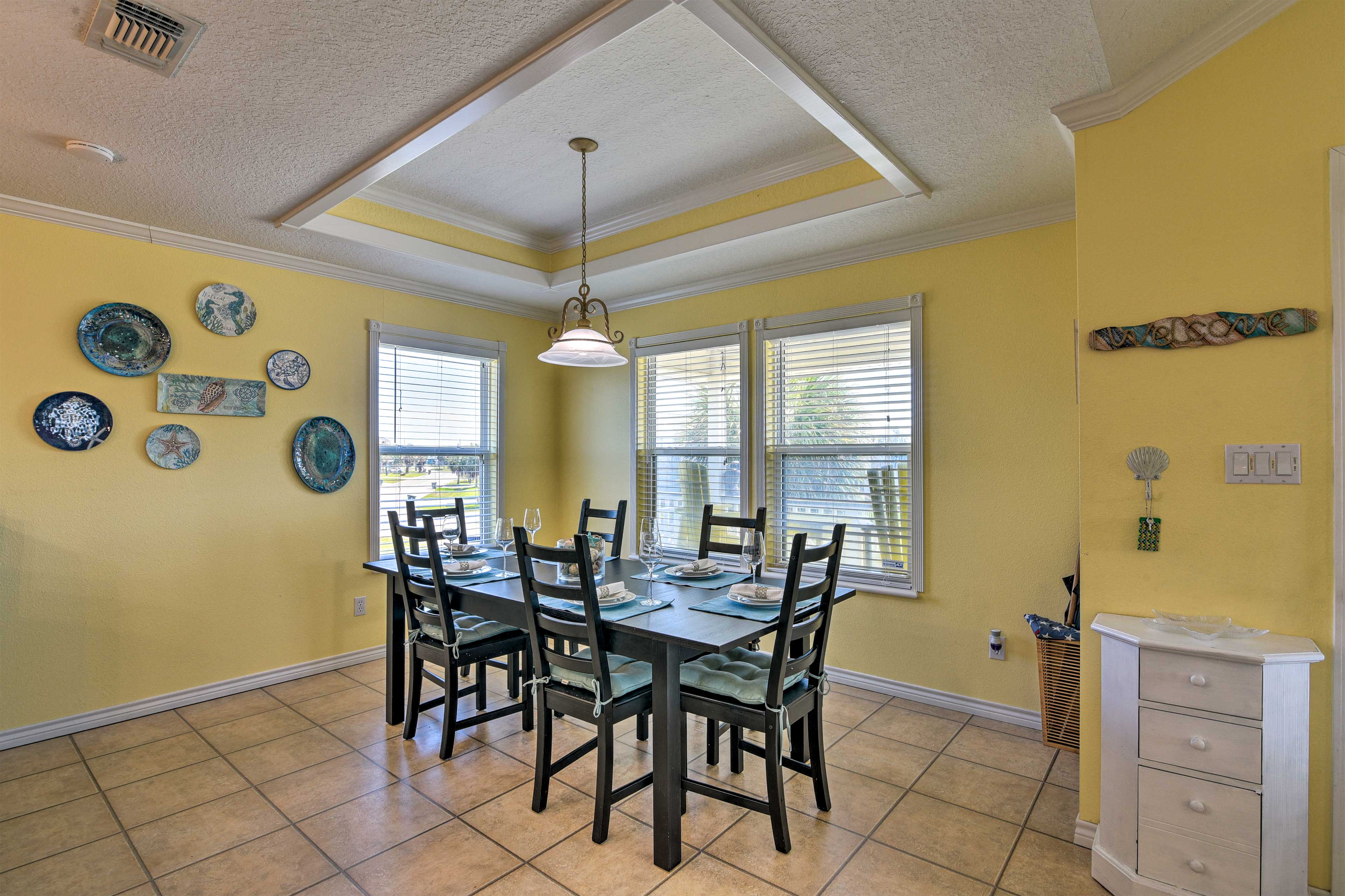 Dining Room | 6-Person Dining Table