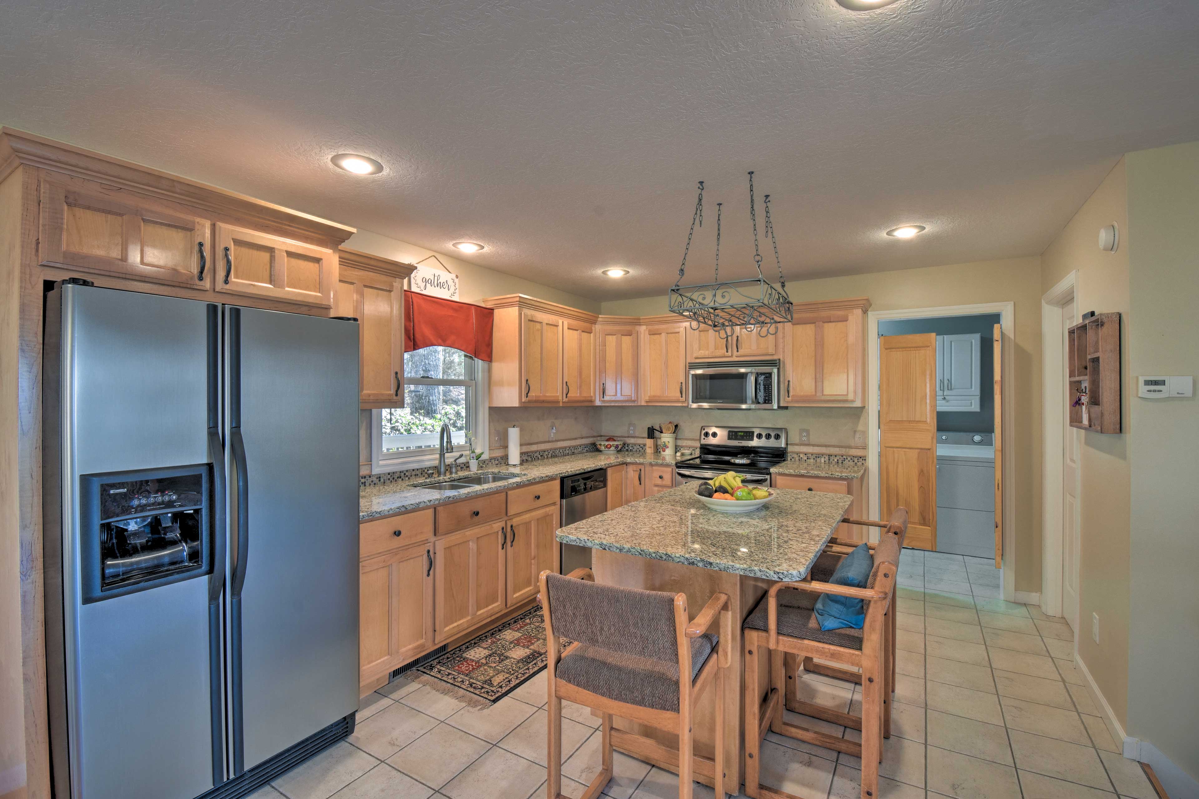 Kitchen | Fully Equipped w/ Cooking Basics