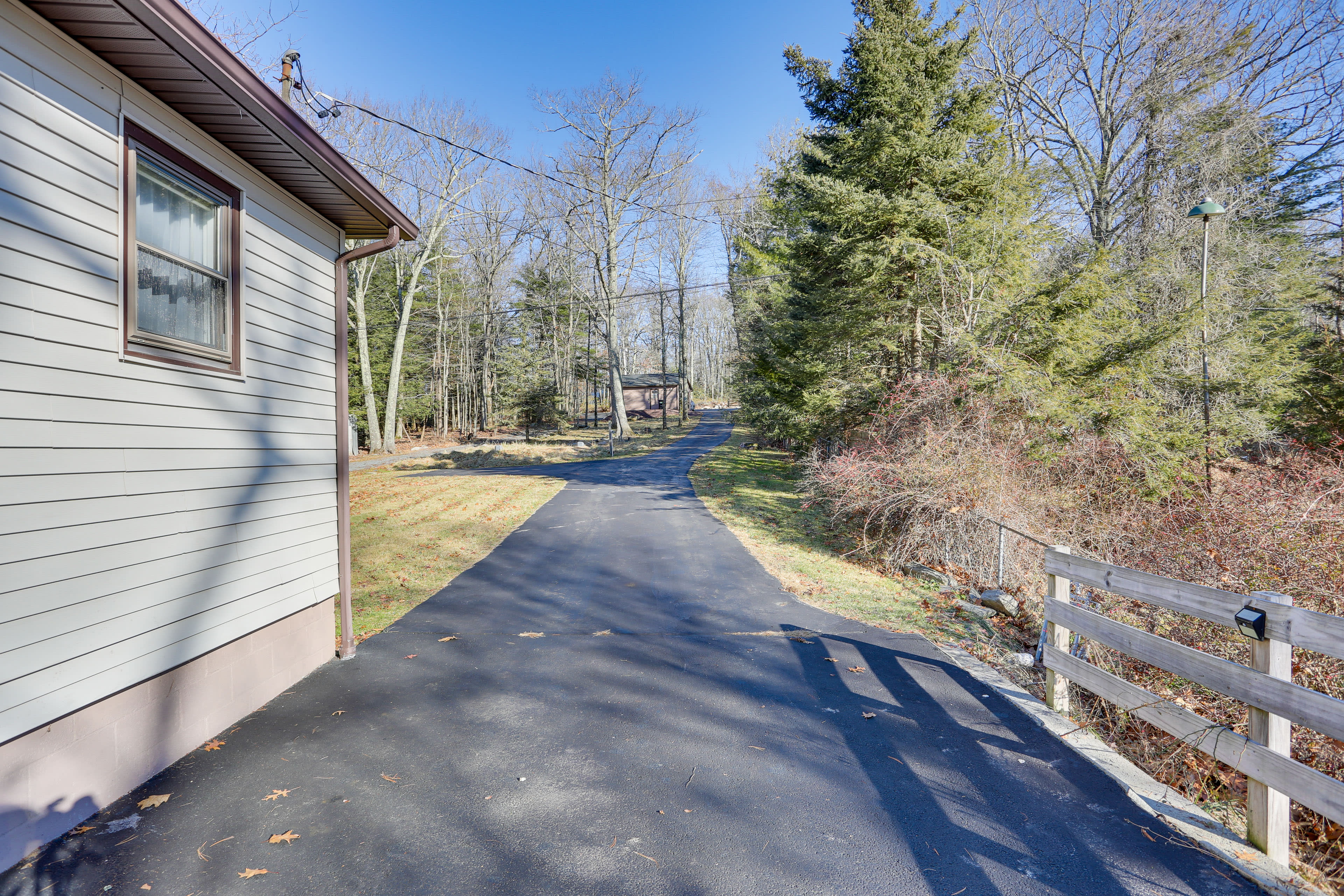 Parking | Driveway (2 Vehicles)