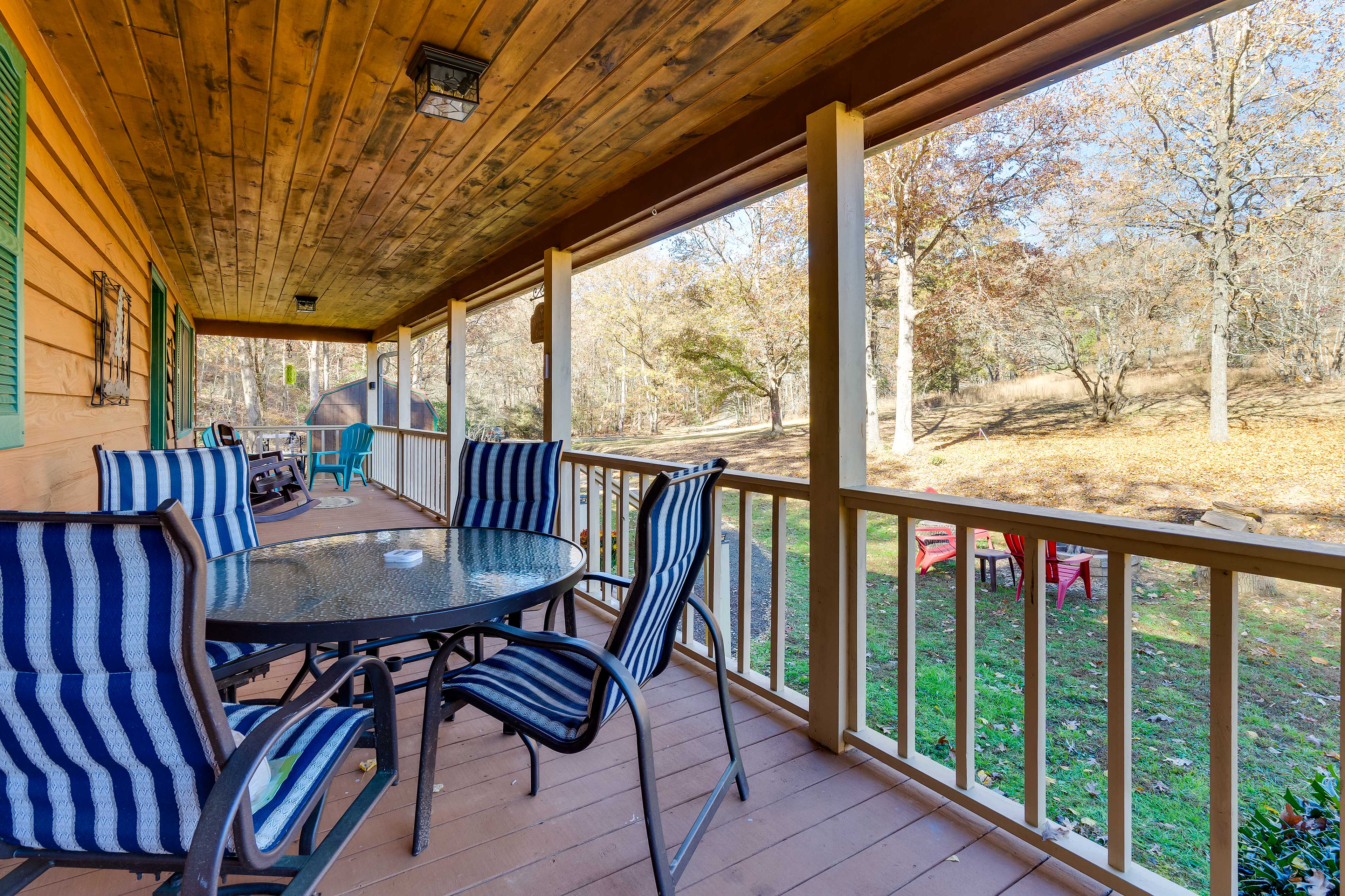 Covered Porch | Outdoor Dining | Rocking Chairs