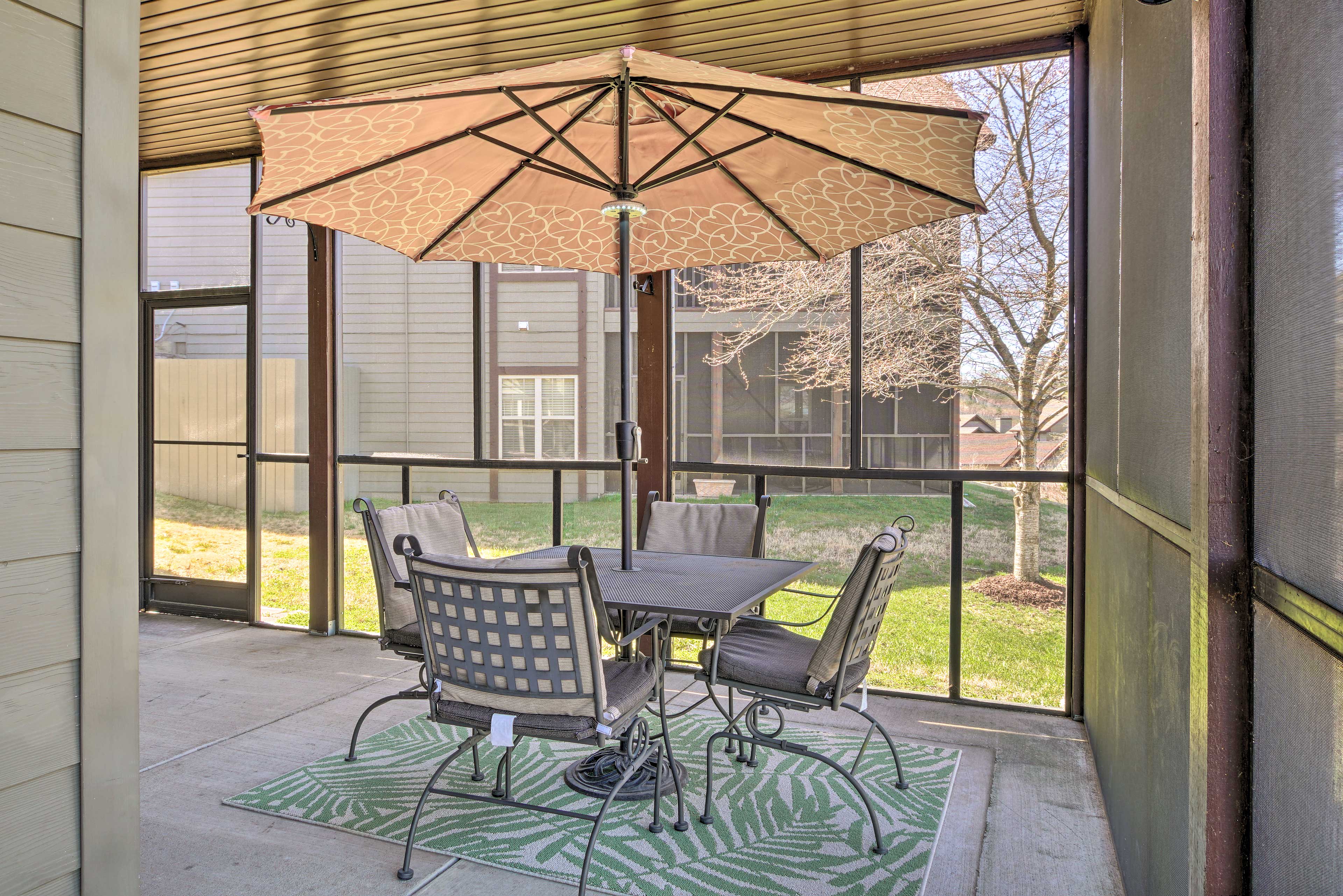 Screened-In Porch