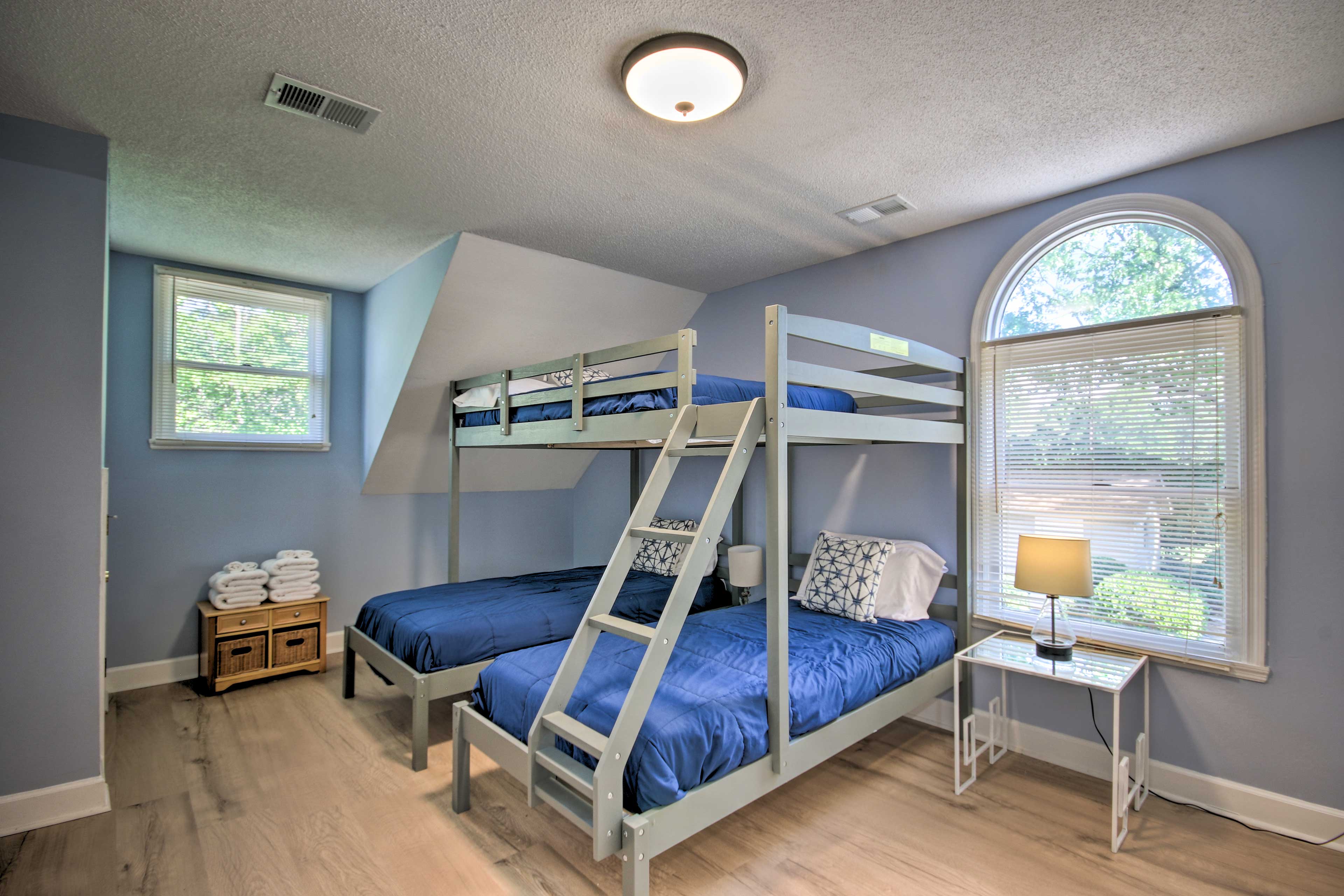 Bedroom 4 | Lofted Full Bed | 2 Twin Beds