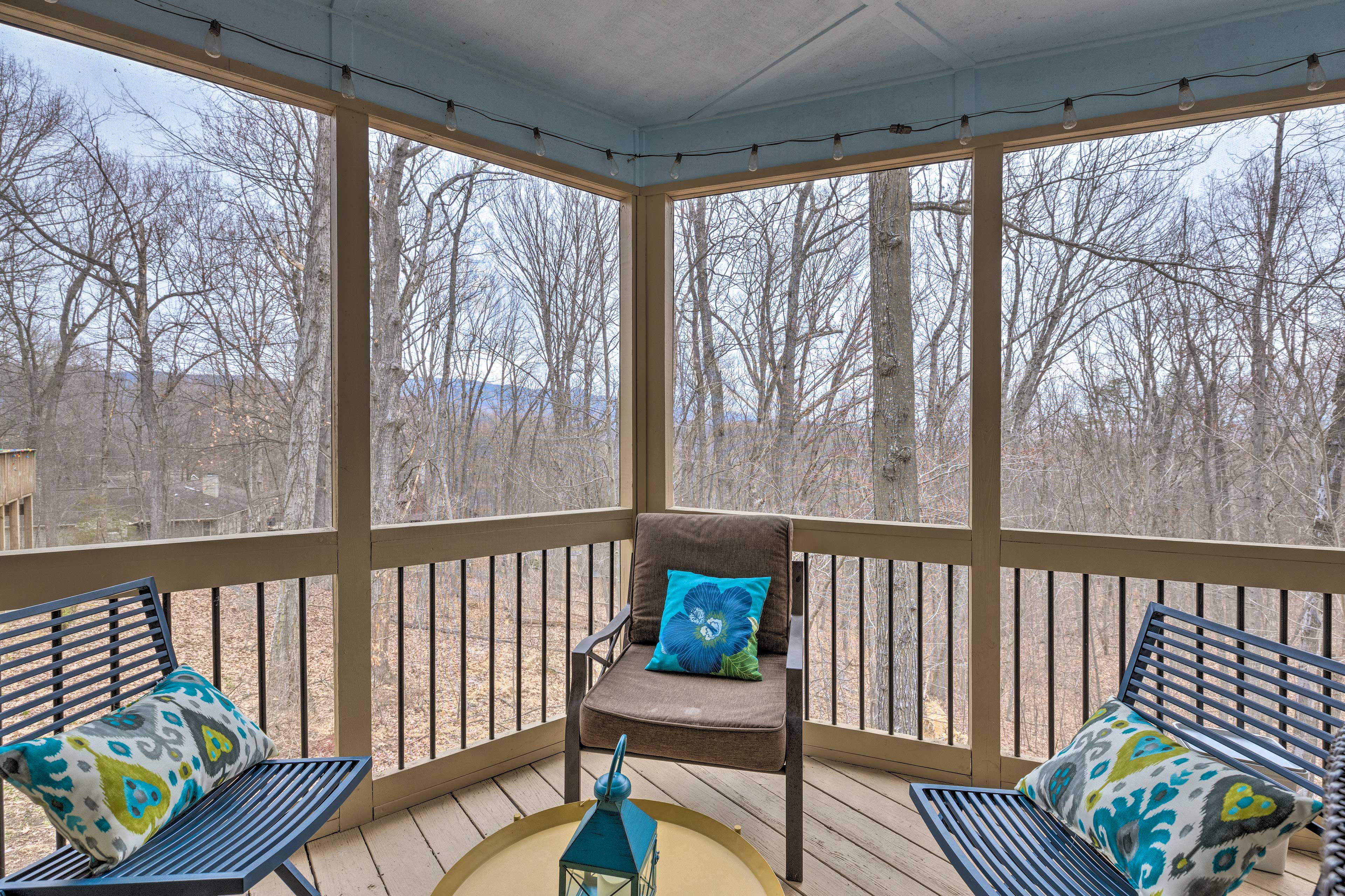 Screened-In Porch