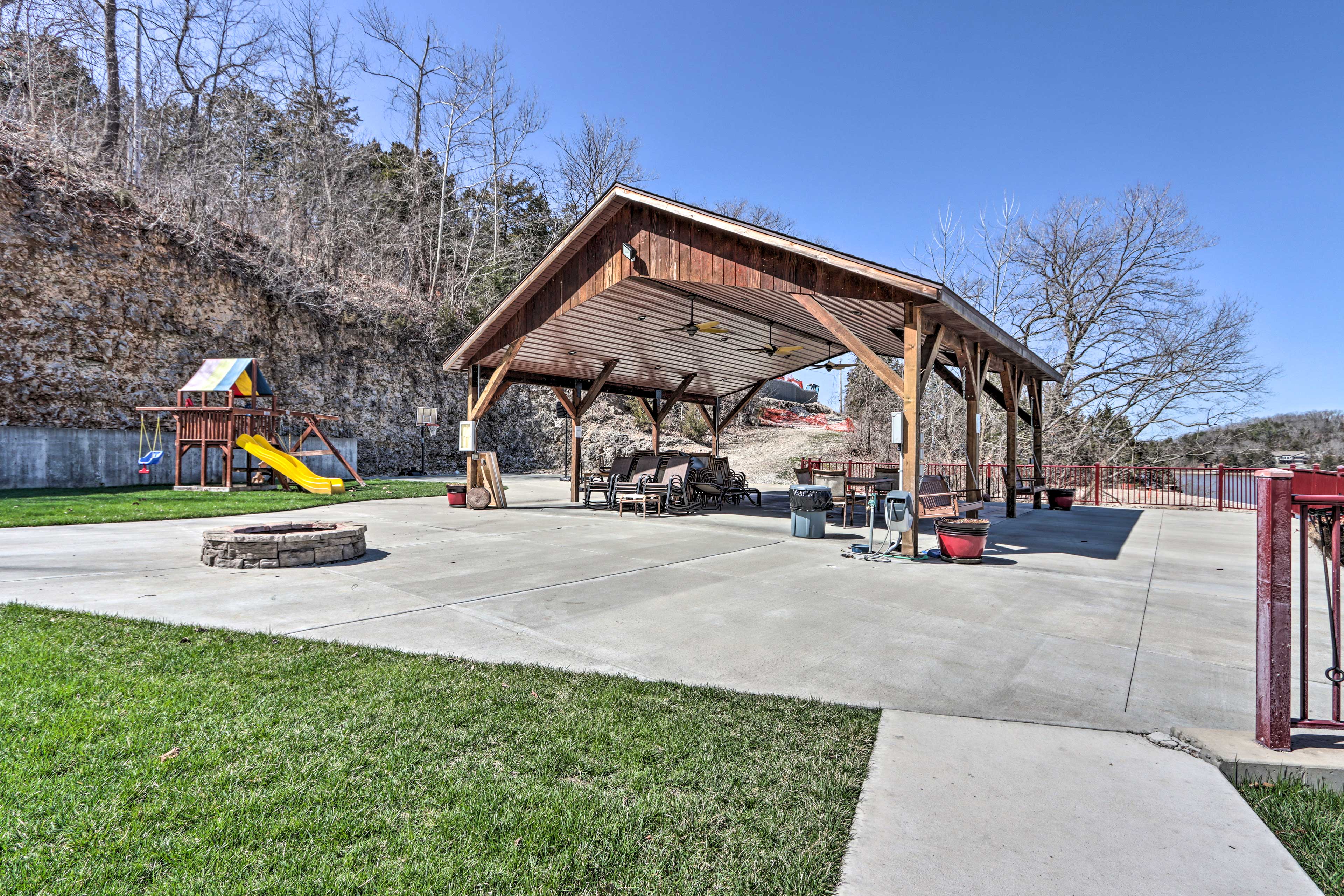 Community Amenities | Fire Pit | Gas Grill | Power Watercraft Slip | Dock Access