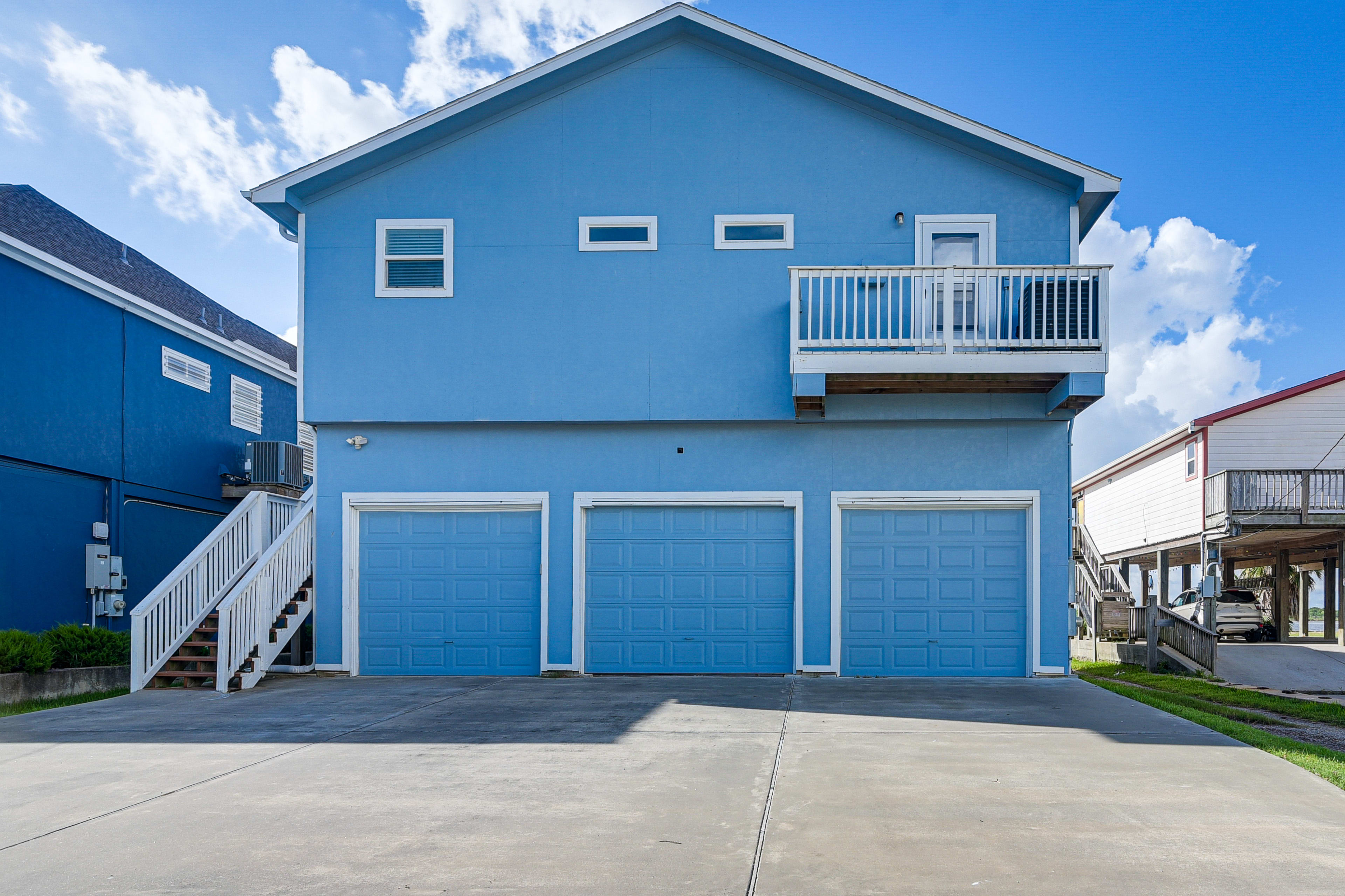 Exterior | Driveway Parking (8 Vehicles)