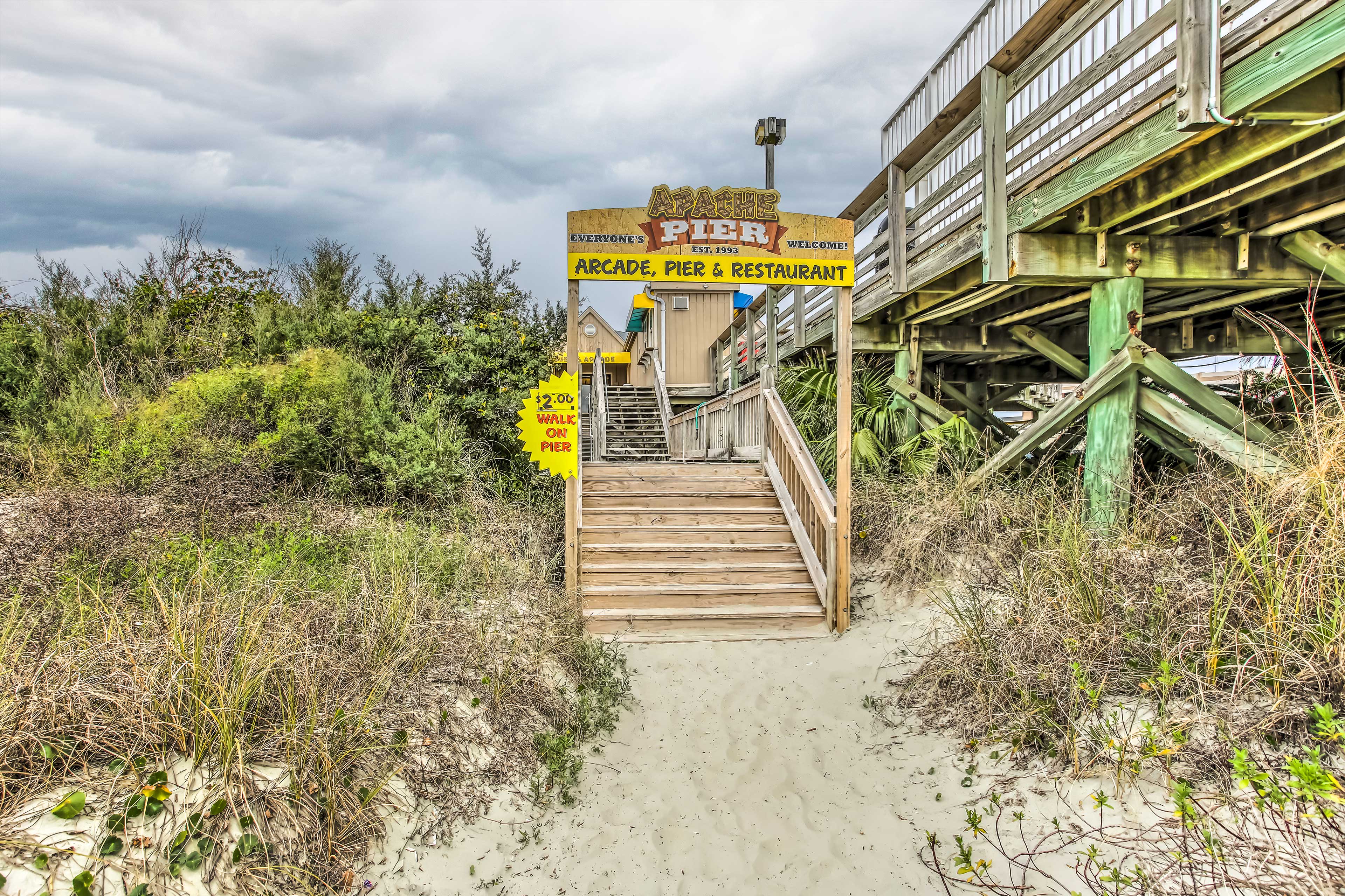 Nearby Attractions | Apache Pier