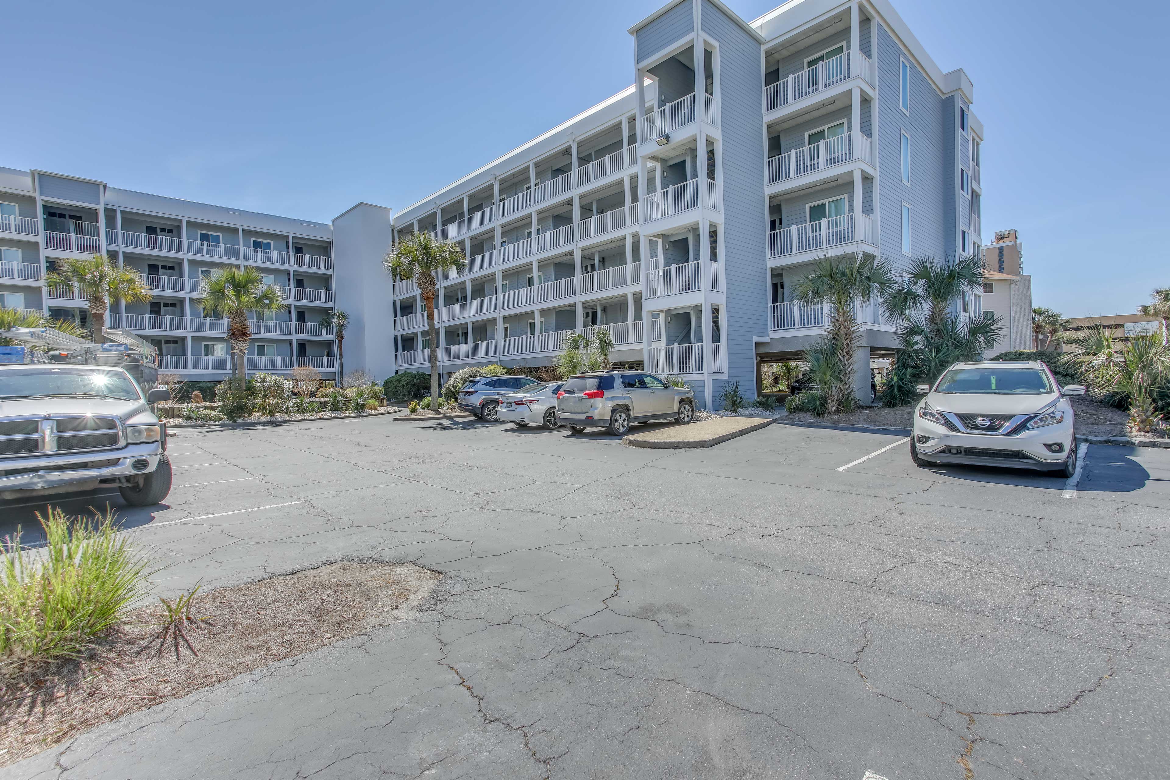 Parking | Community Parking Garage (2 Vehicles)