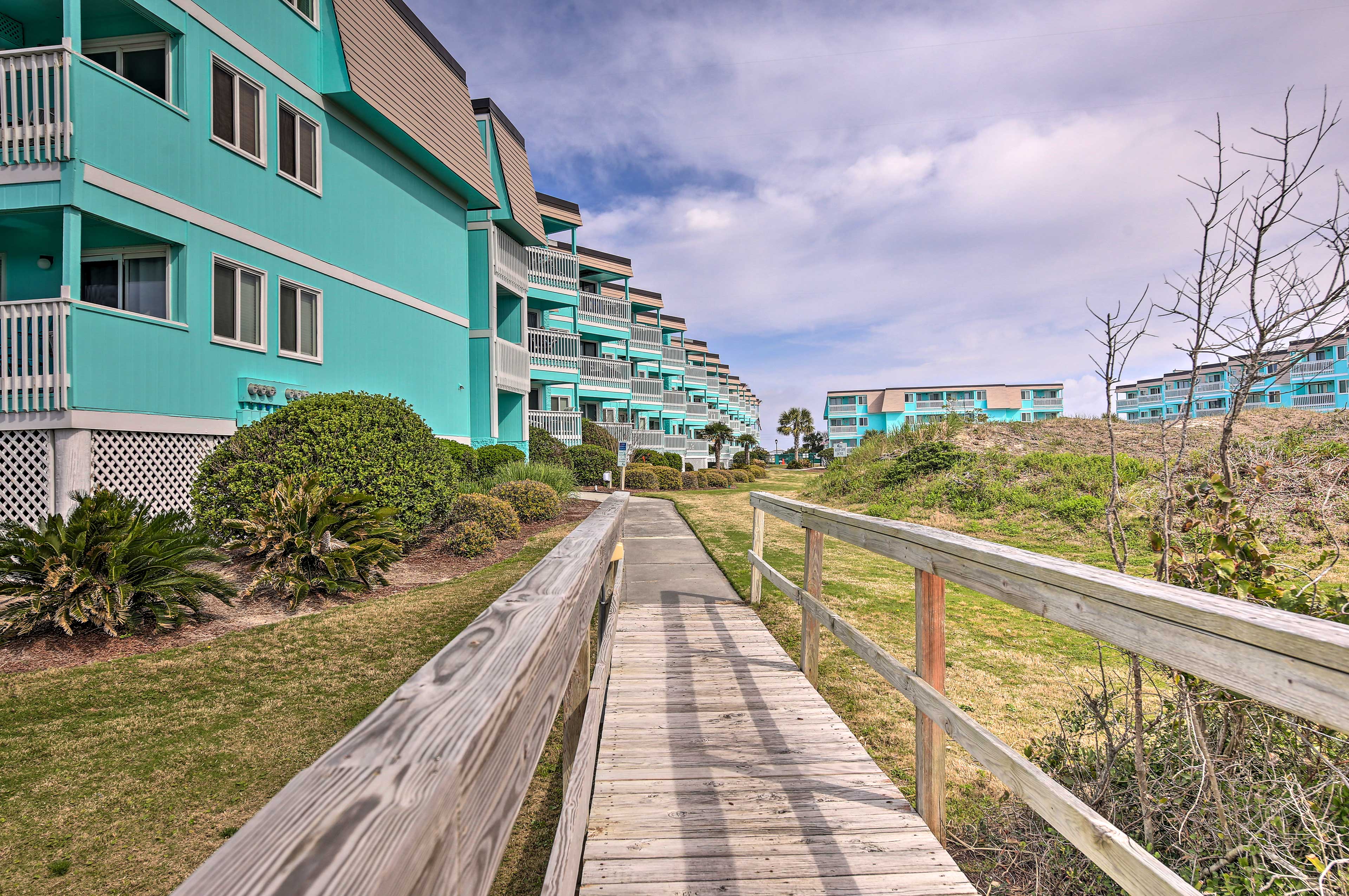 Sea Spray Condominiums | Commerce Way Beach Access