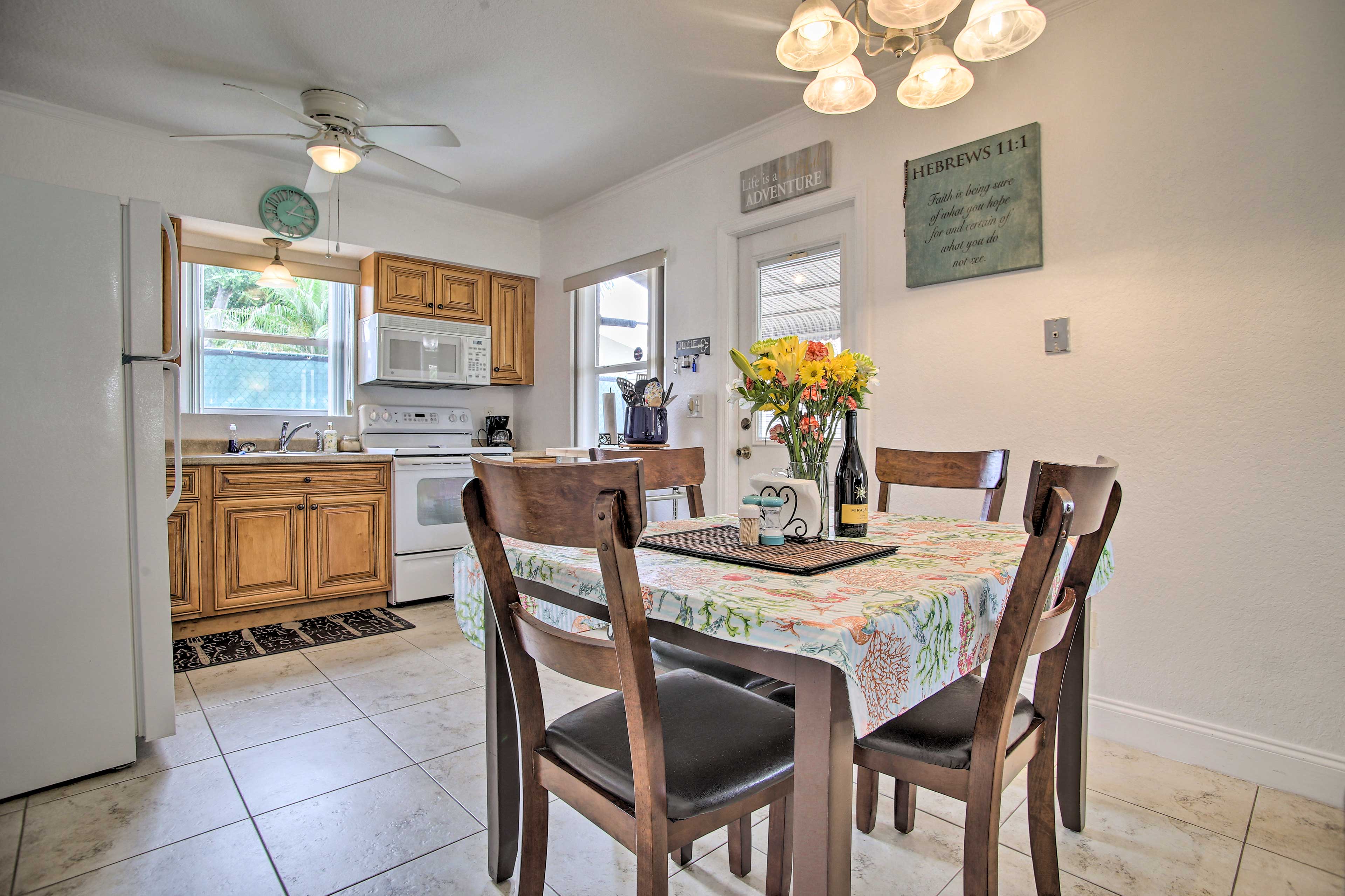 Dining Area | Dishware Provided