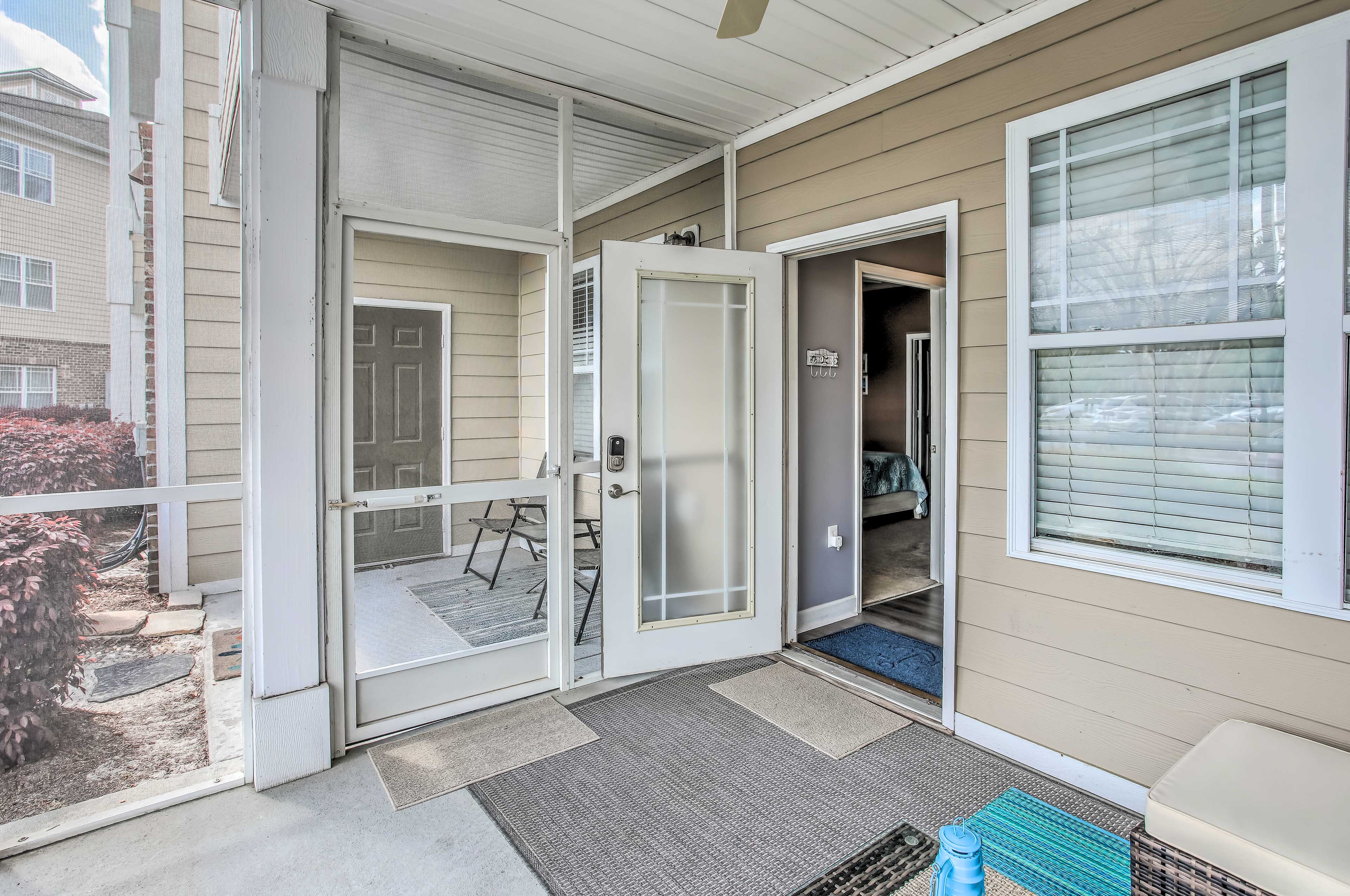 Screened-In Patio