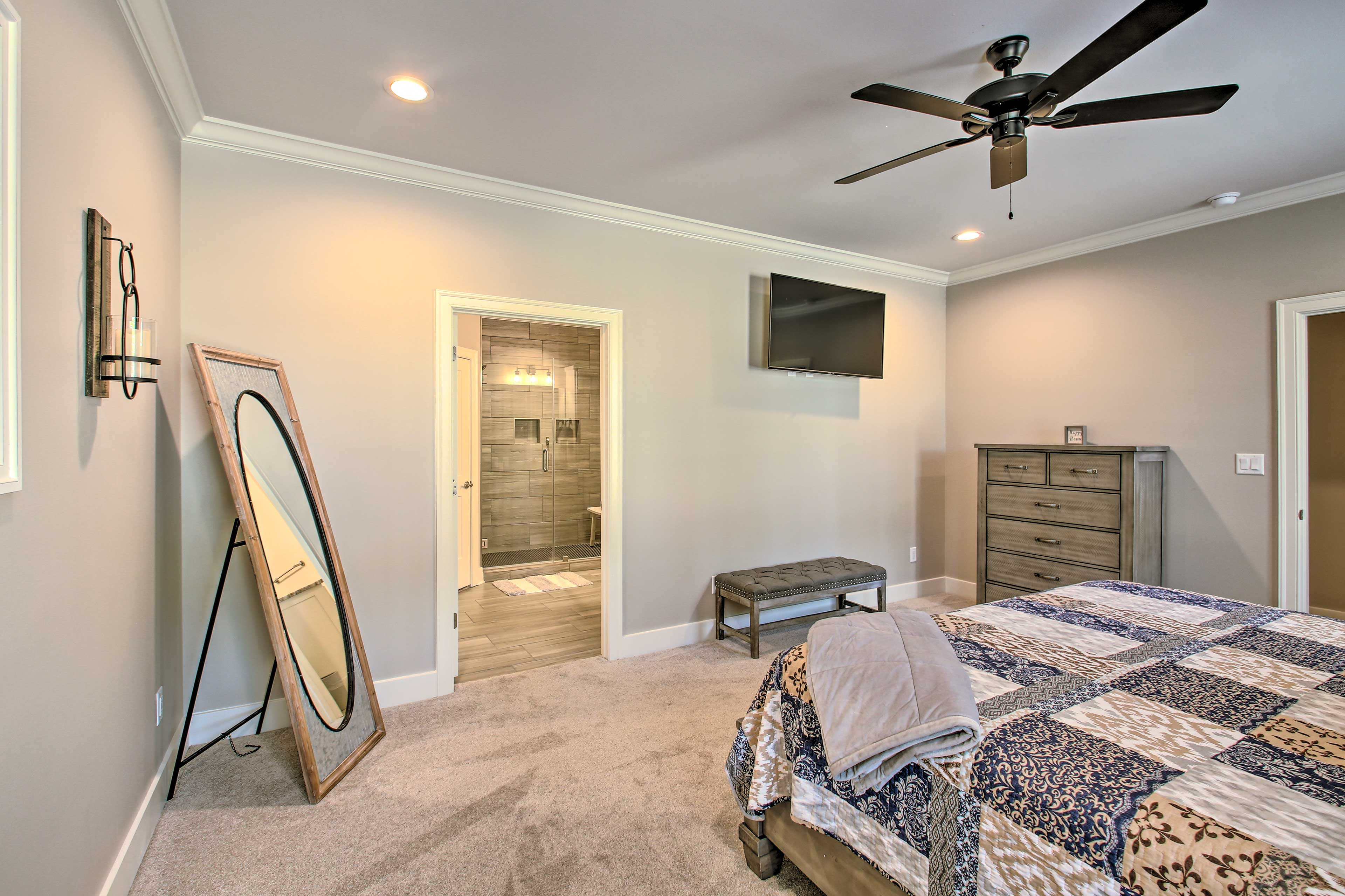 Bedroom 1 | Full En-Suite Bathroom