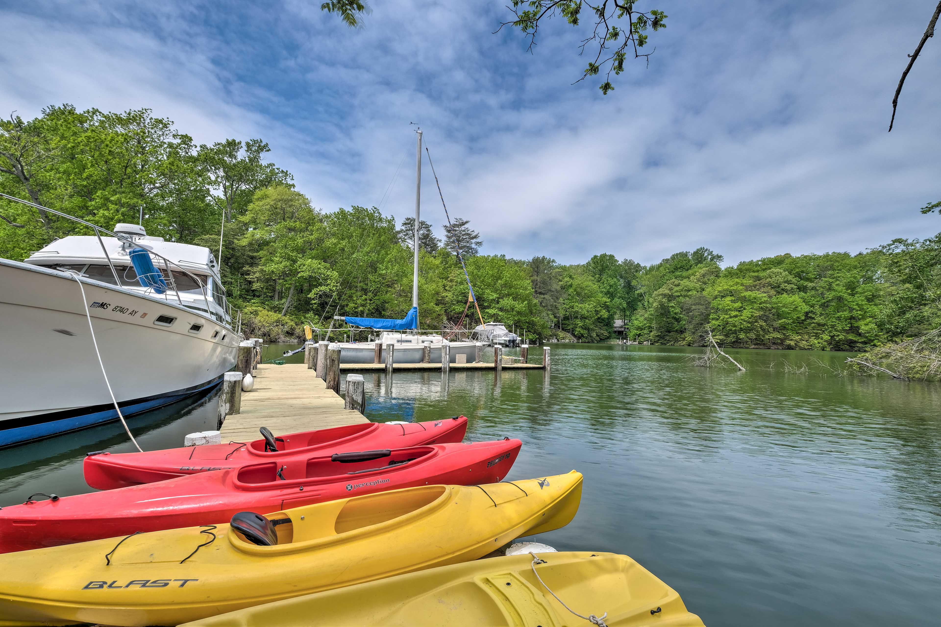 Exterior Space | Kayaks Available For Guest Use