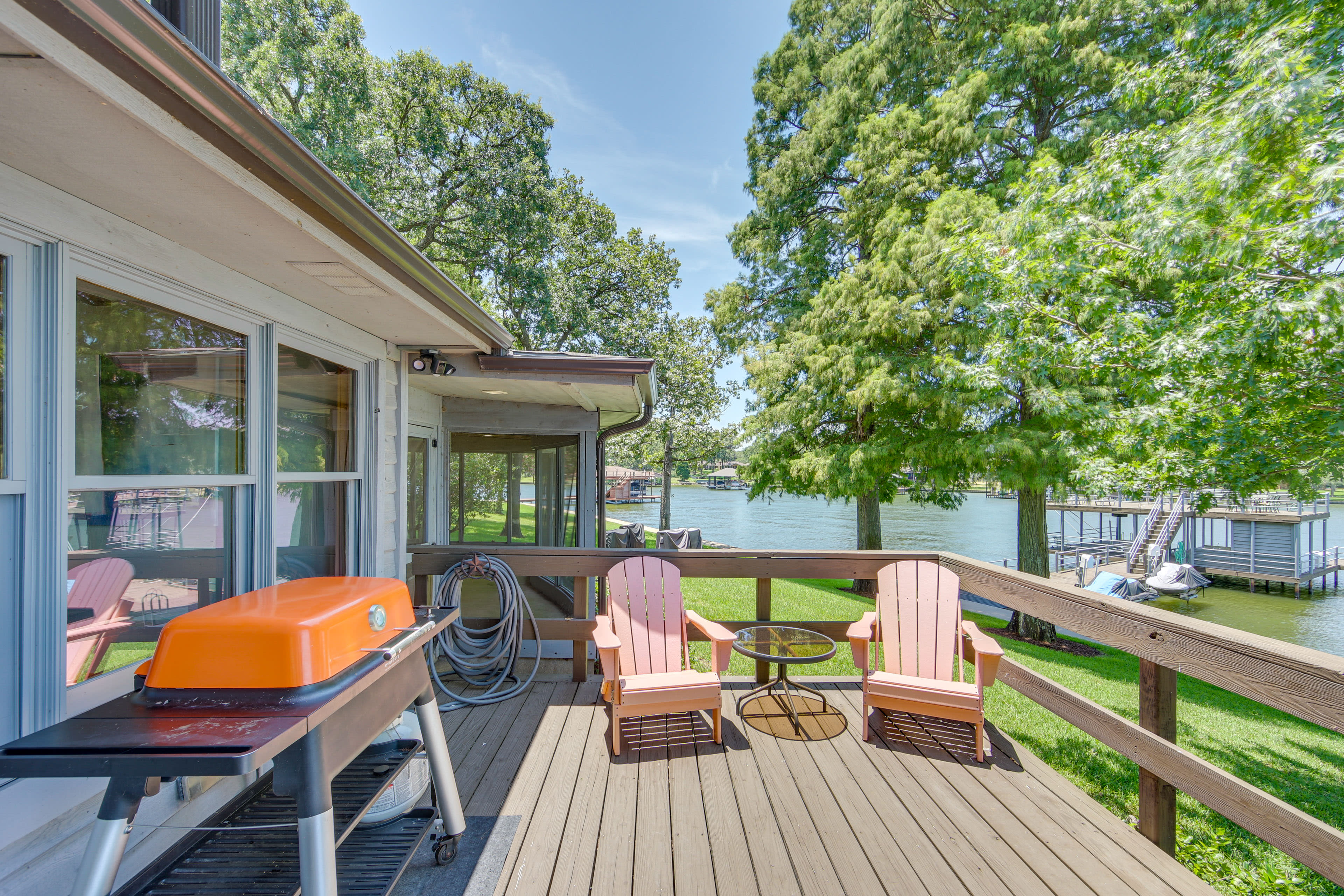 Deck | Gas Grill | Outdoor Dining Areas