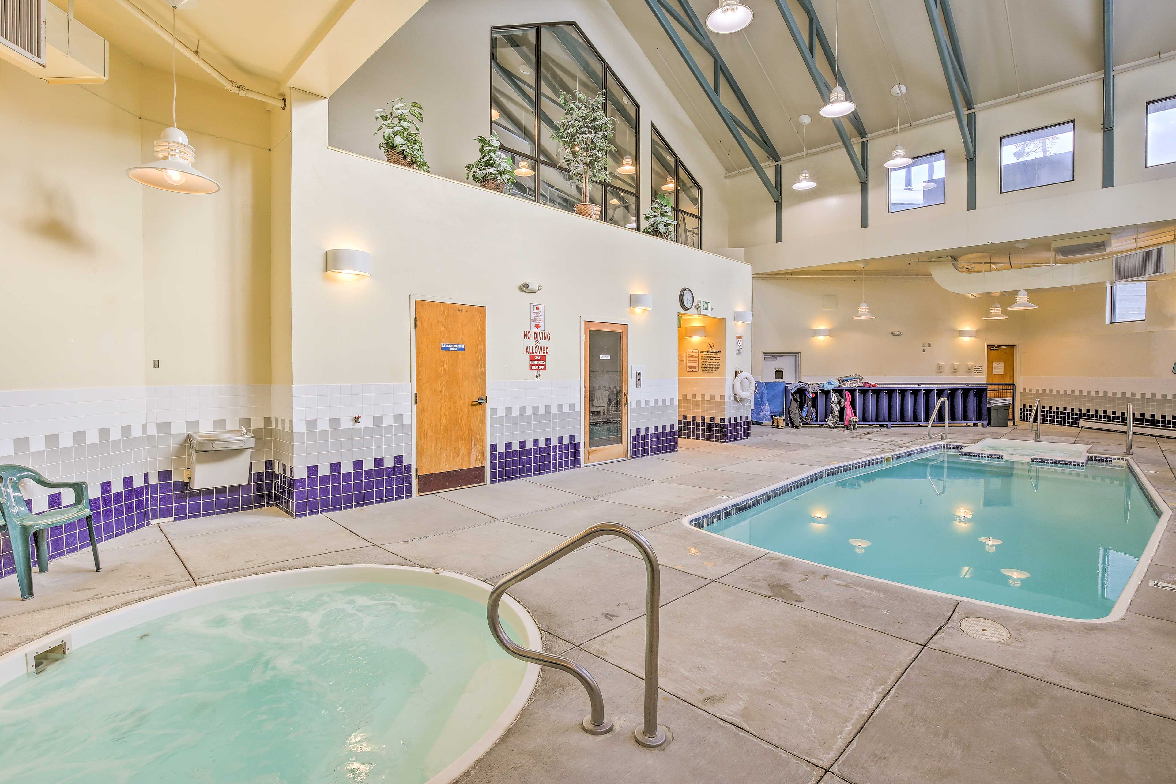 Community Amenities | Pool