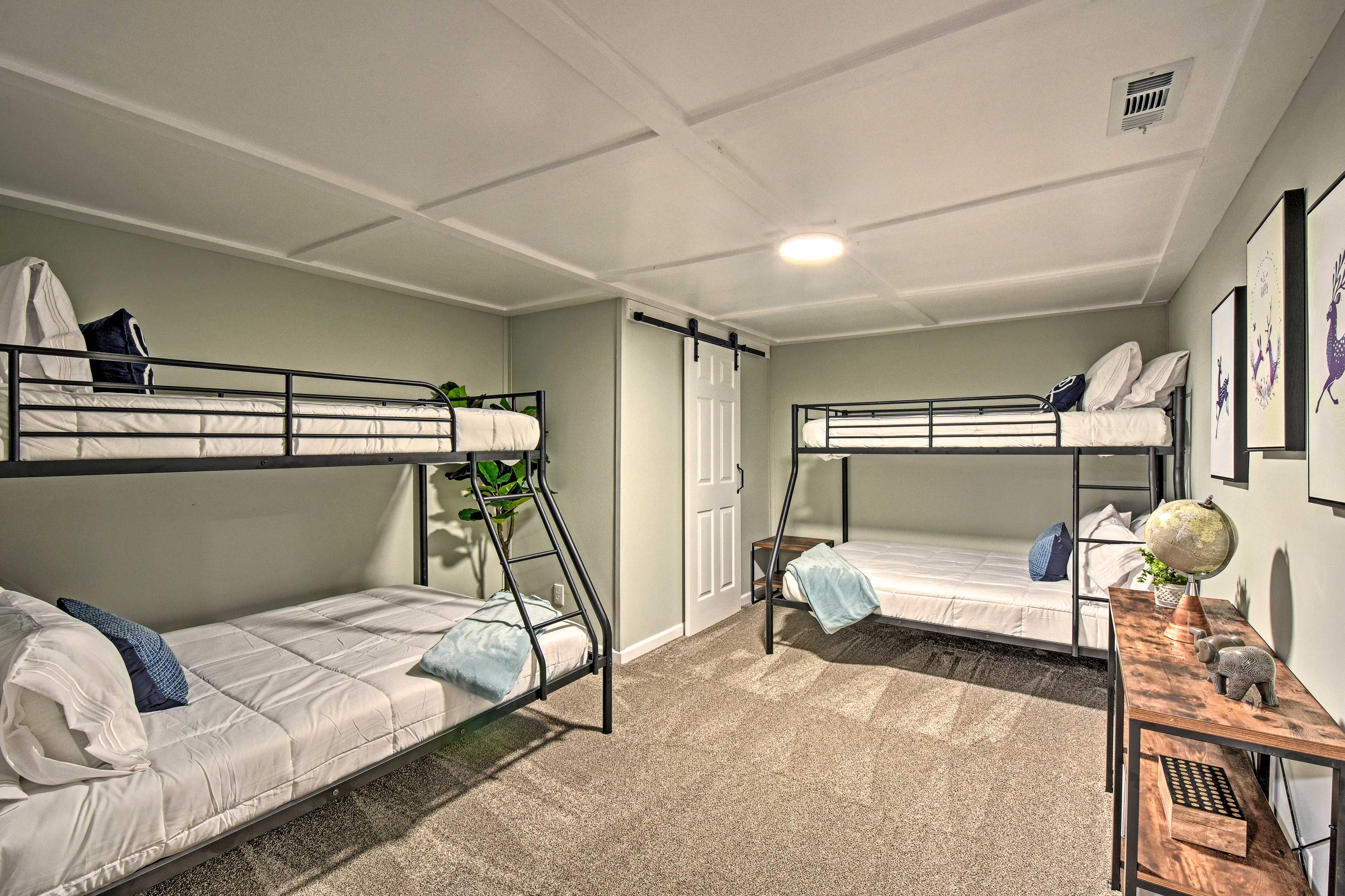 Bedroom 5 | 2 Twin/Full Bunk Beds