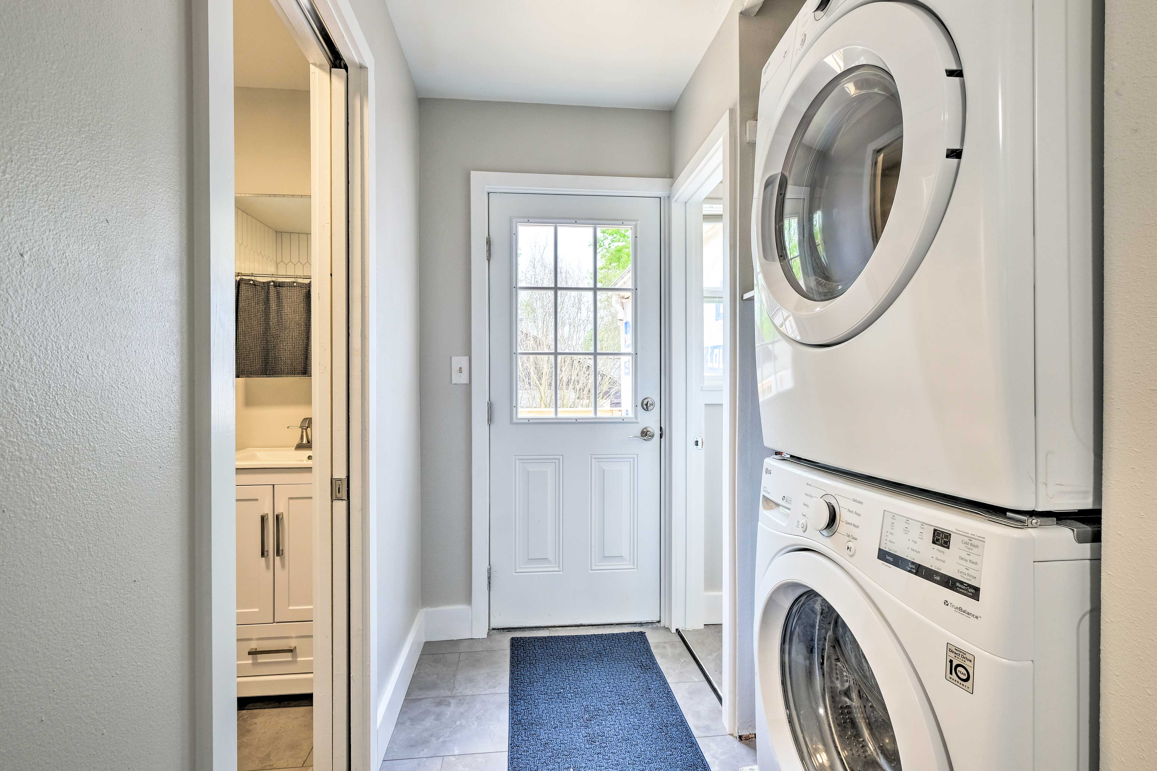 Hallway | Laundry Machines