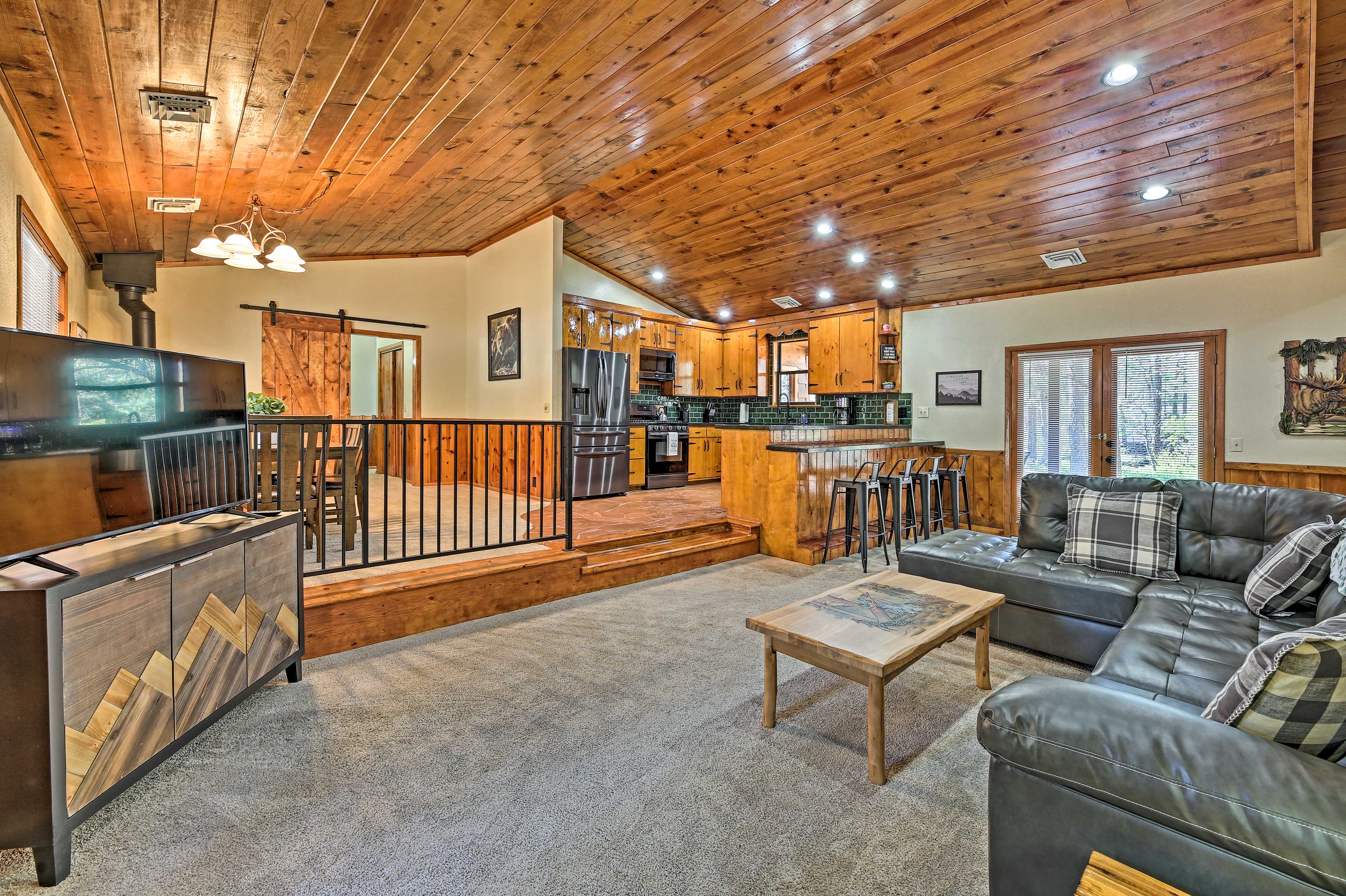 Living Room | Wood-Burning Stove | Smart TV | Breakfast Bar