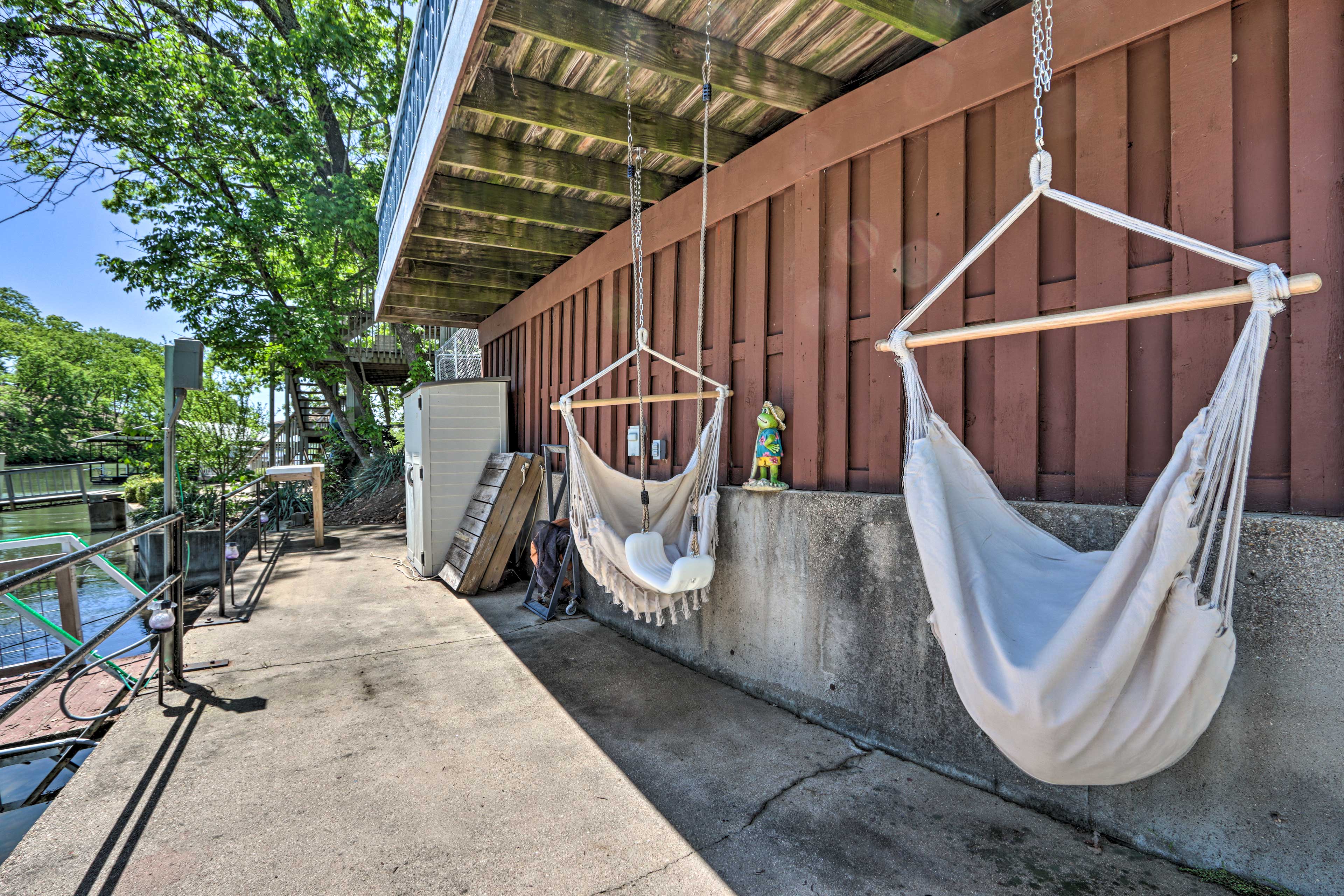 Lakefront Patio | Hammocks | Fire Pit