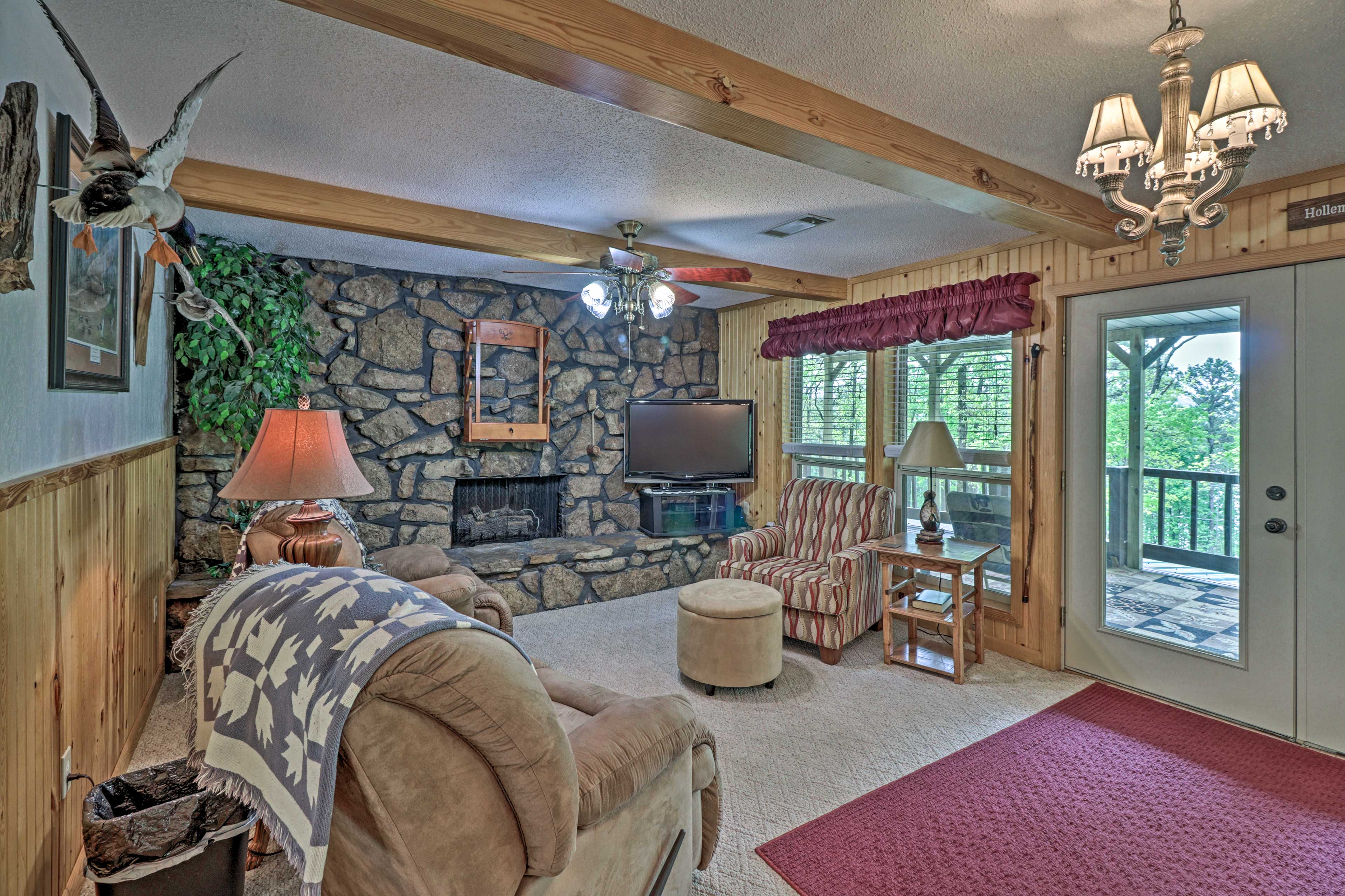 Secluded Edgemont Getaway w/ Huge Outdoor Deck!