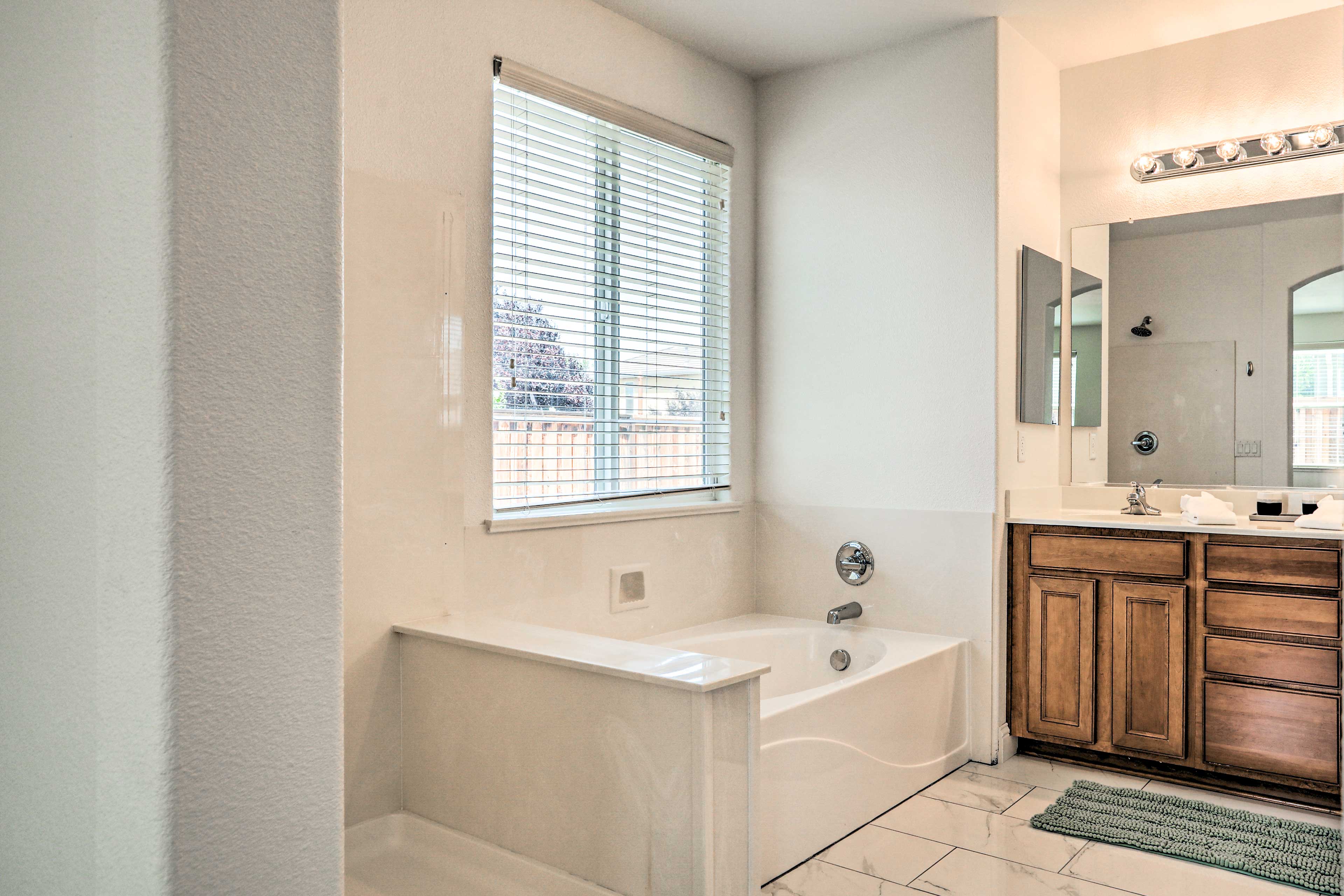 En-Suite Bathroom | Linens & Towels Provided