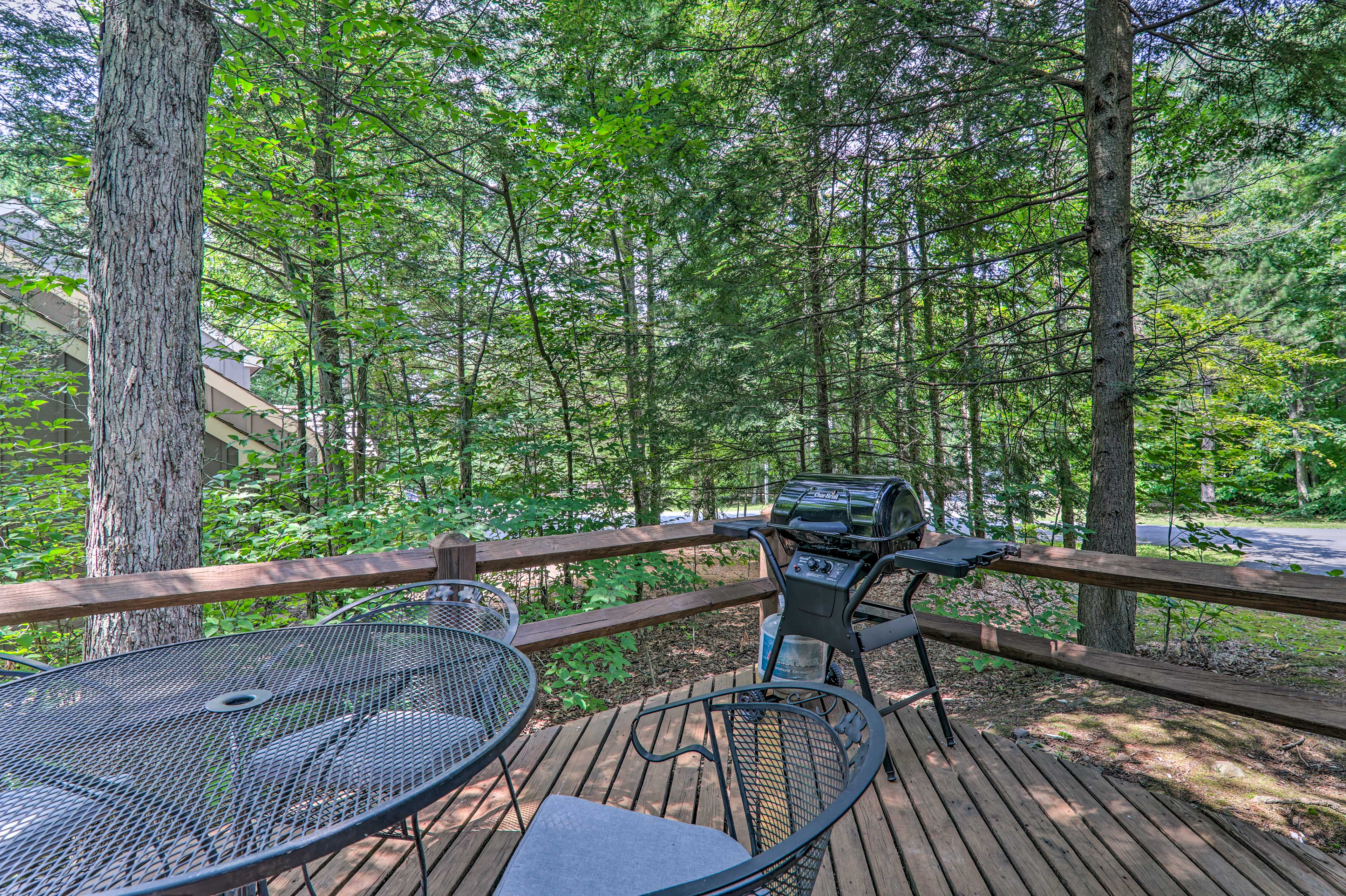 Deck | Boulder Lake Club Access Available w/ Fee