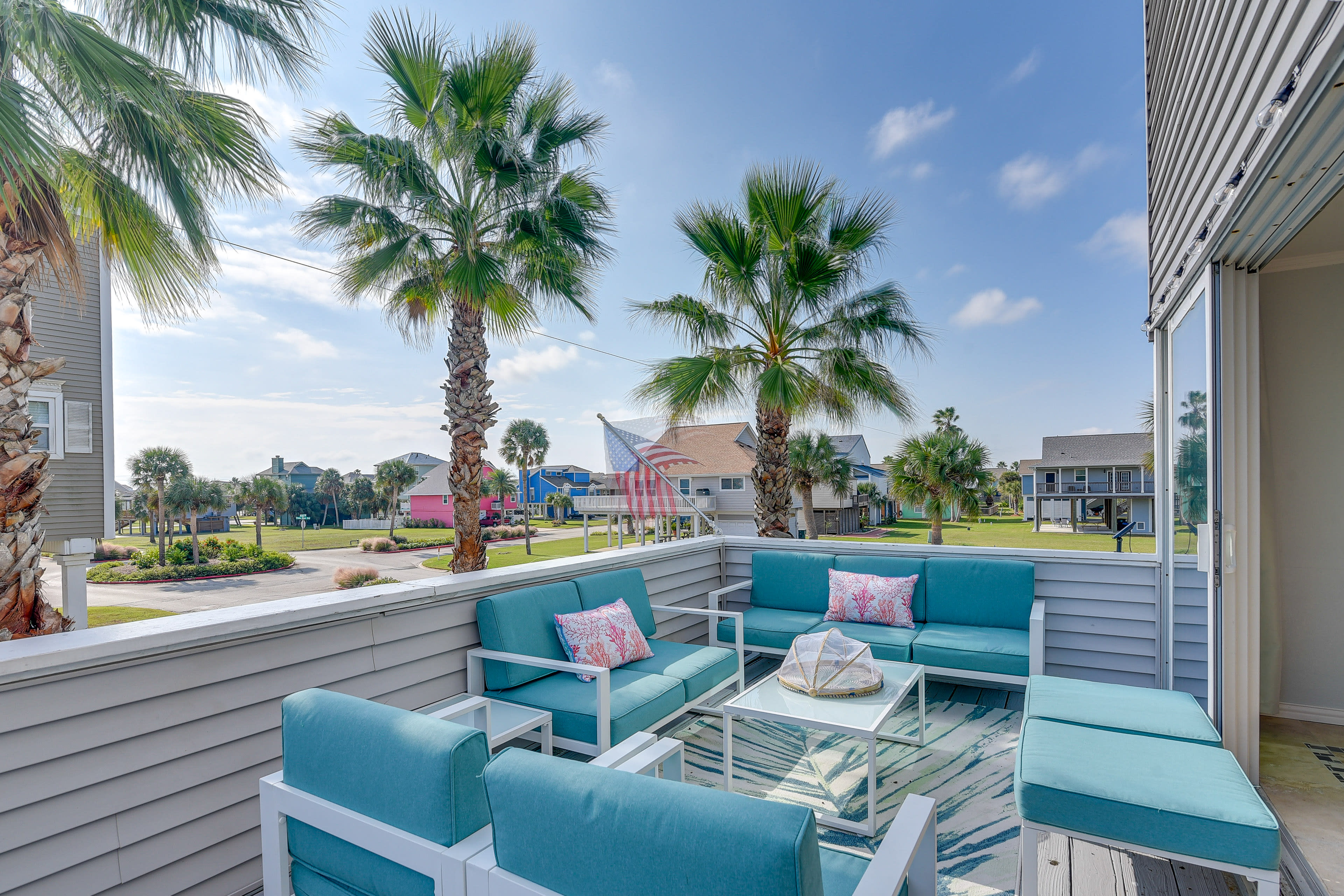 Luxury Galveston Retreat - Walk to Pirates Beach!