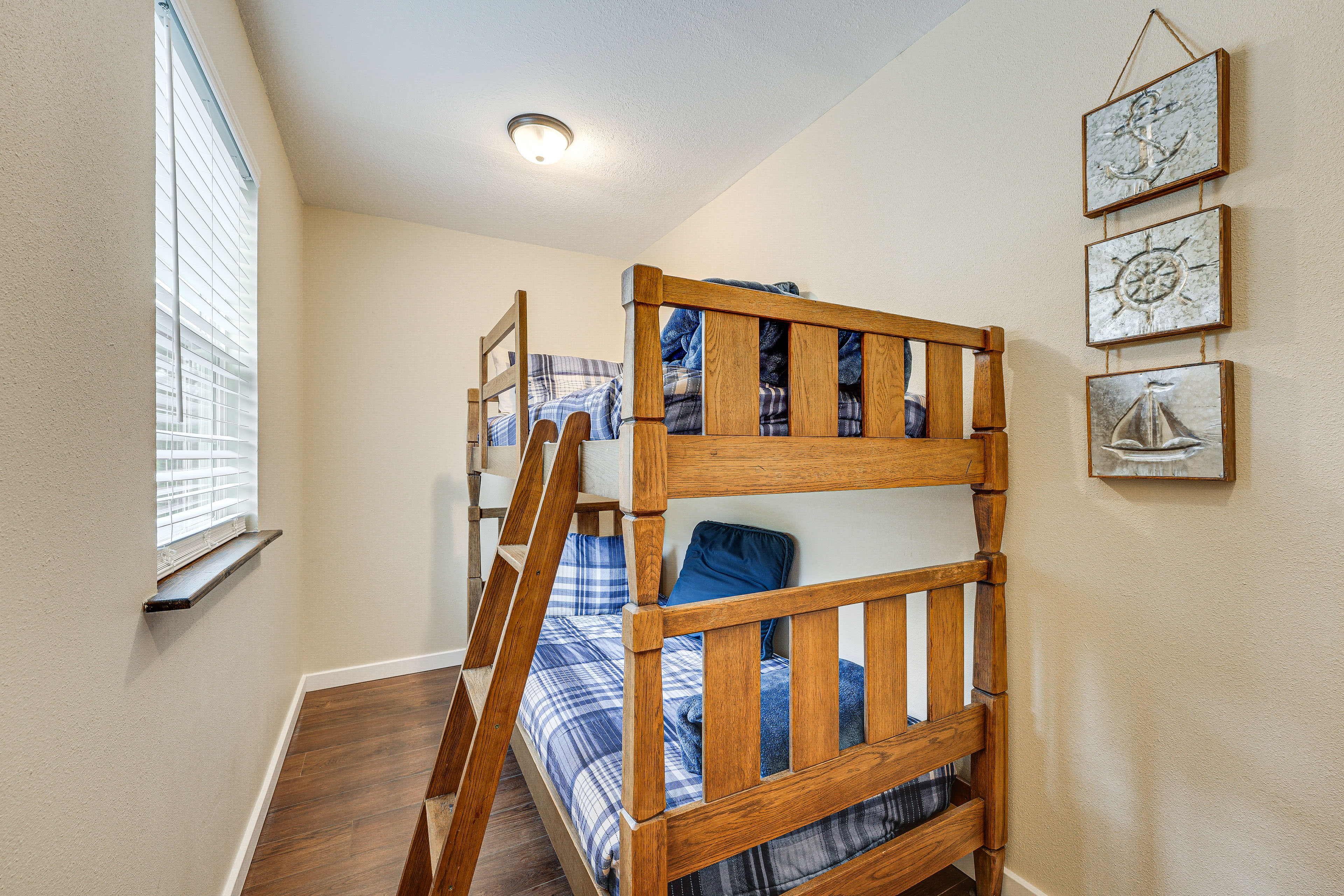 Bedroom 4 | Twin Bunk Bed