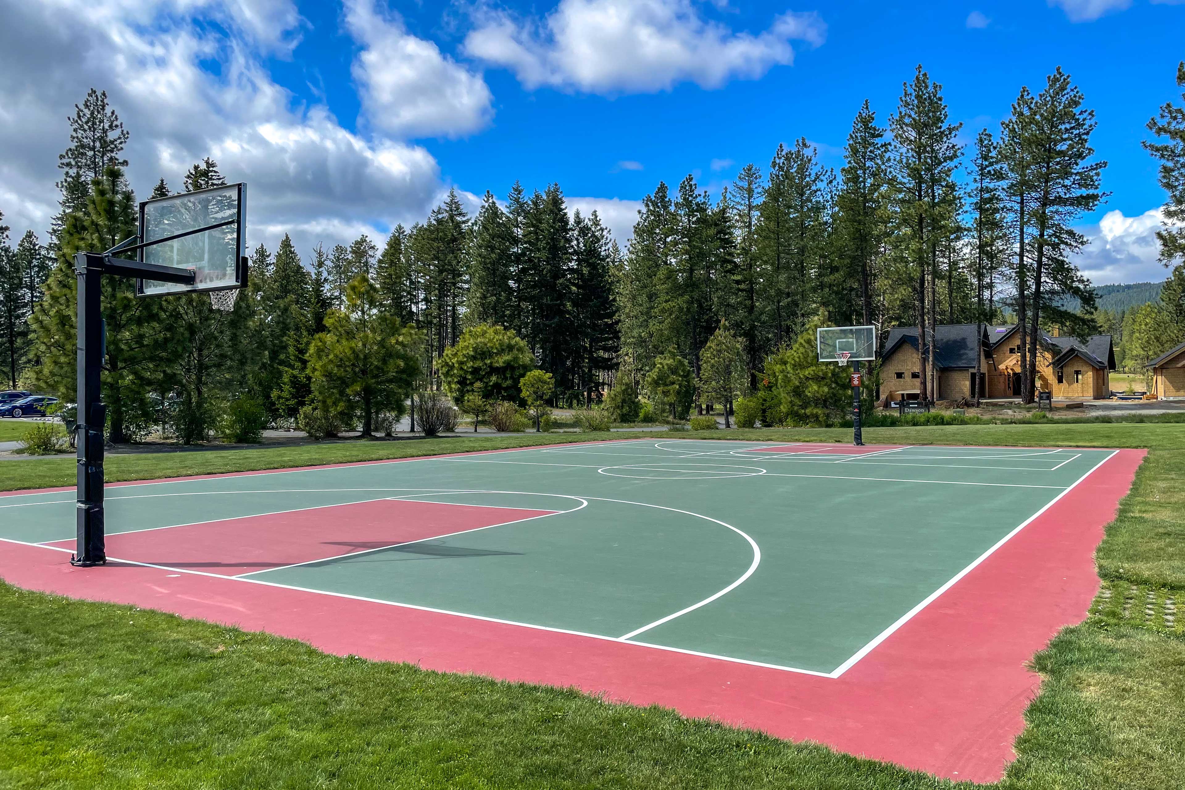 Community Amenities | Basketball Court in Dawson Park