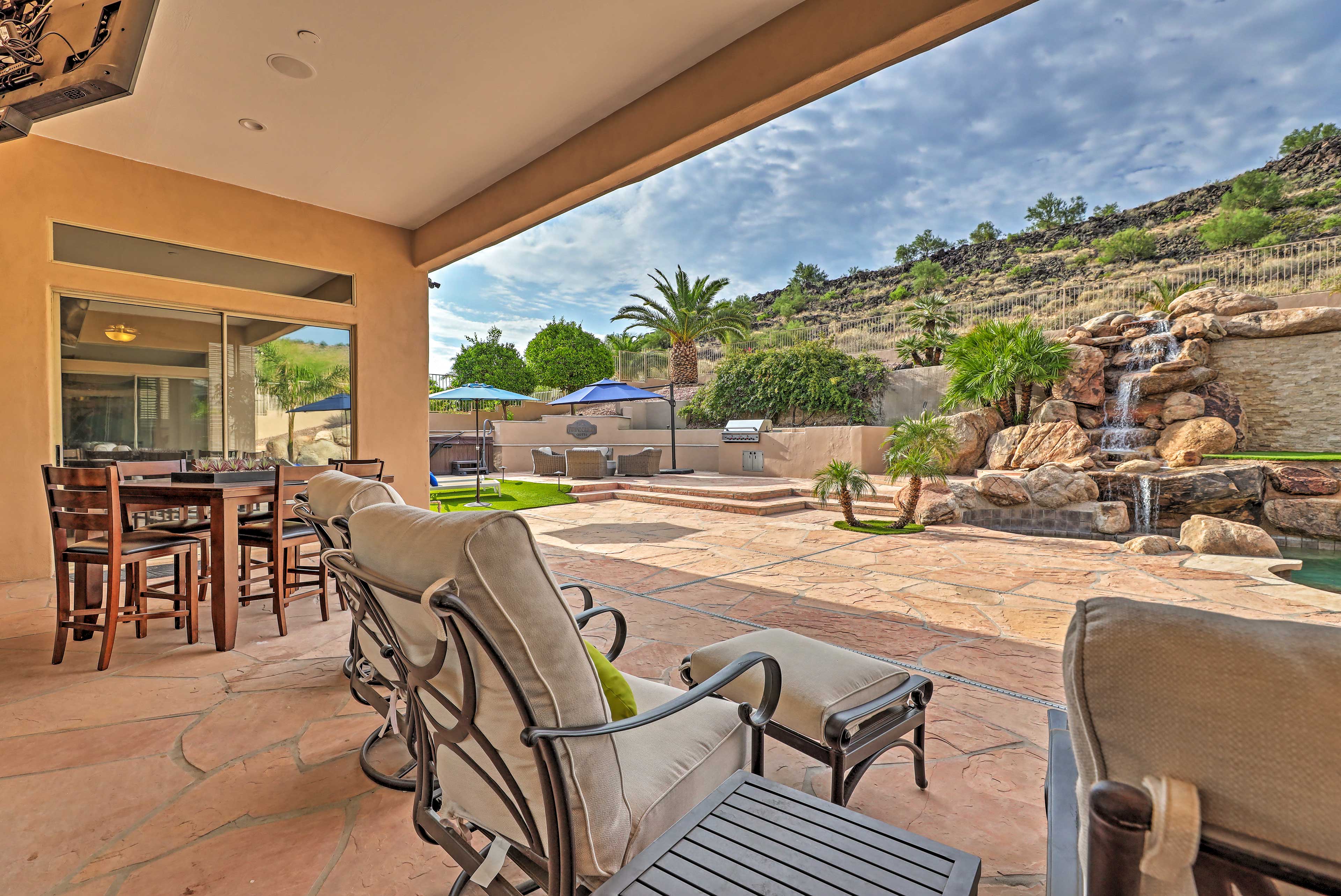 Backyard | Covered Patio