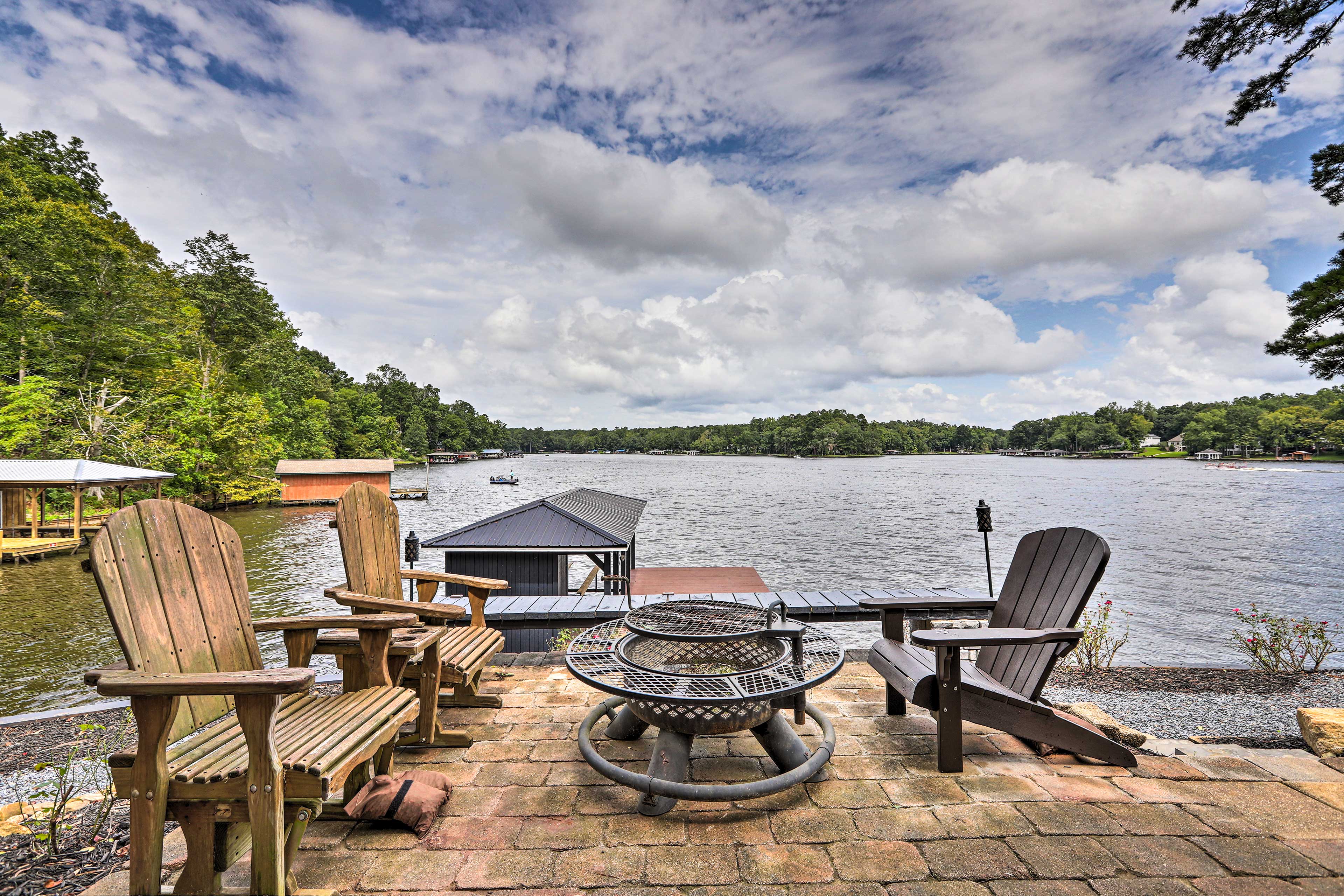 Patio | Lake Sinclair Access