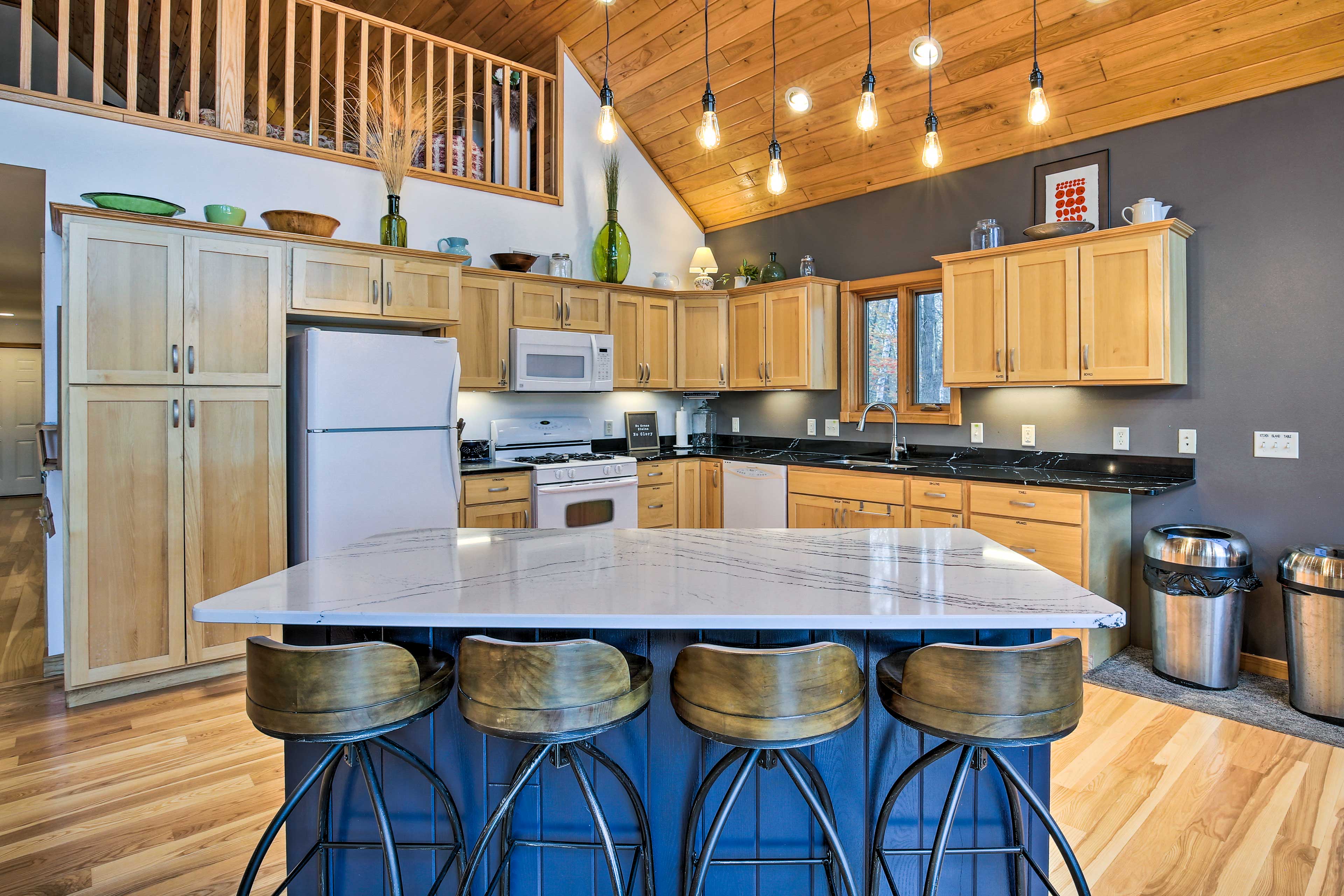 Kitchen | Breakfast Bar w/ Seating