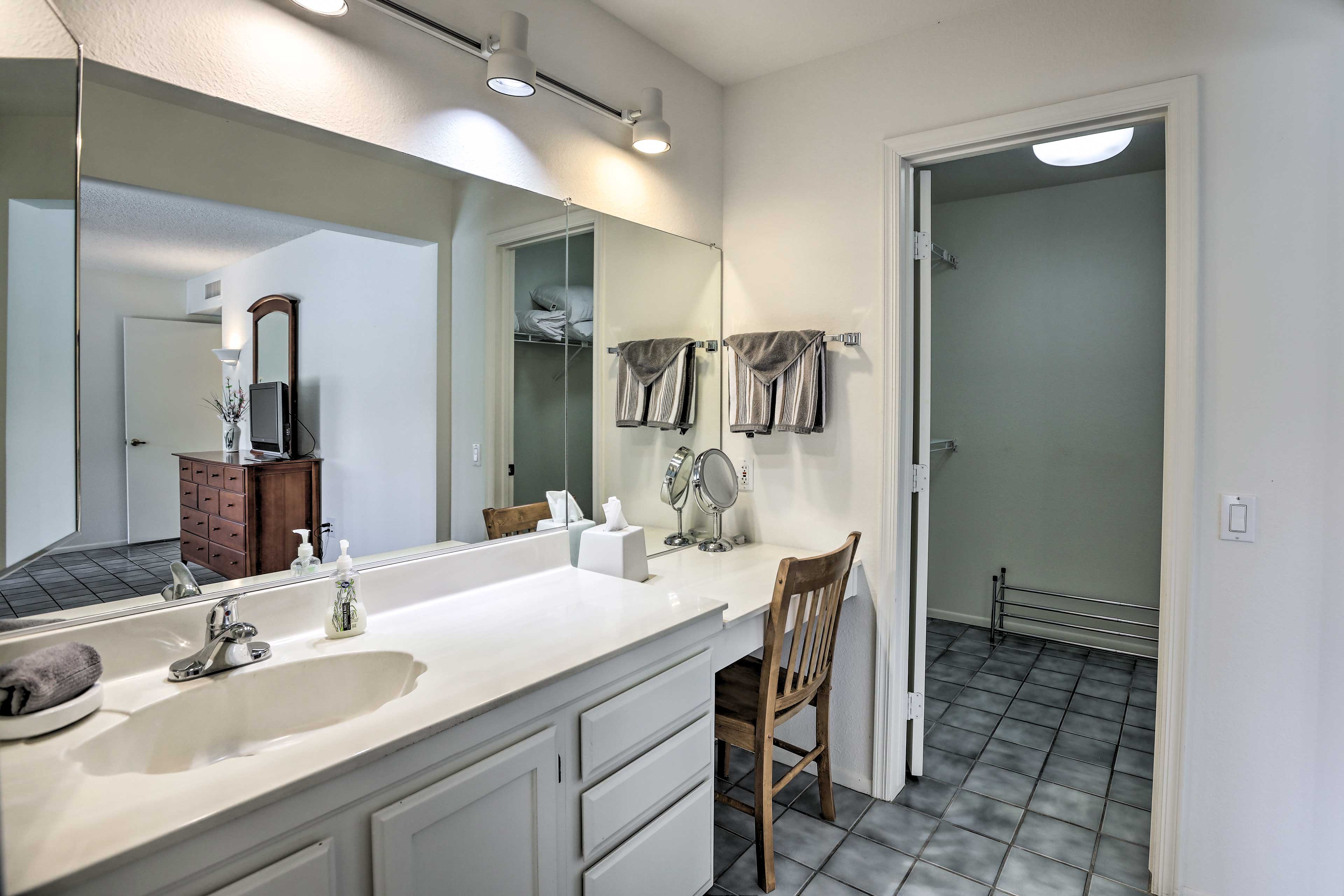 En-Suite Bathroom | Walk-In Closet