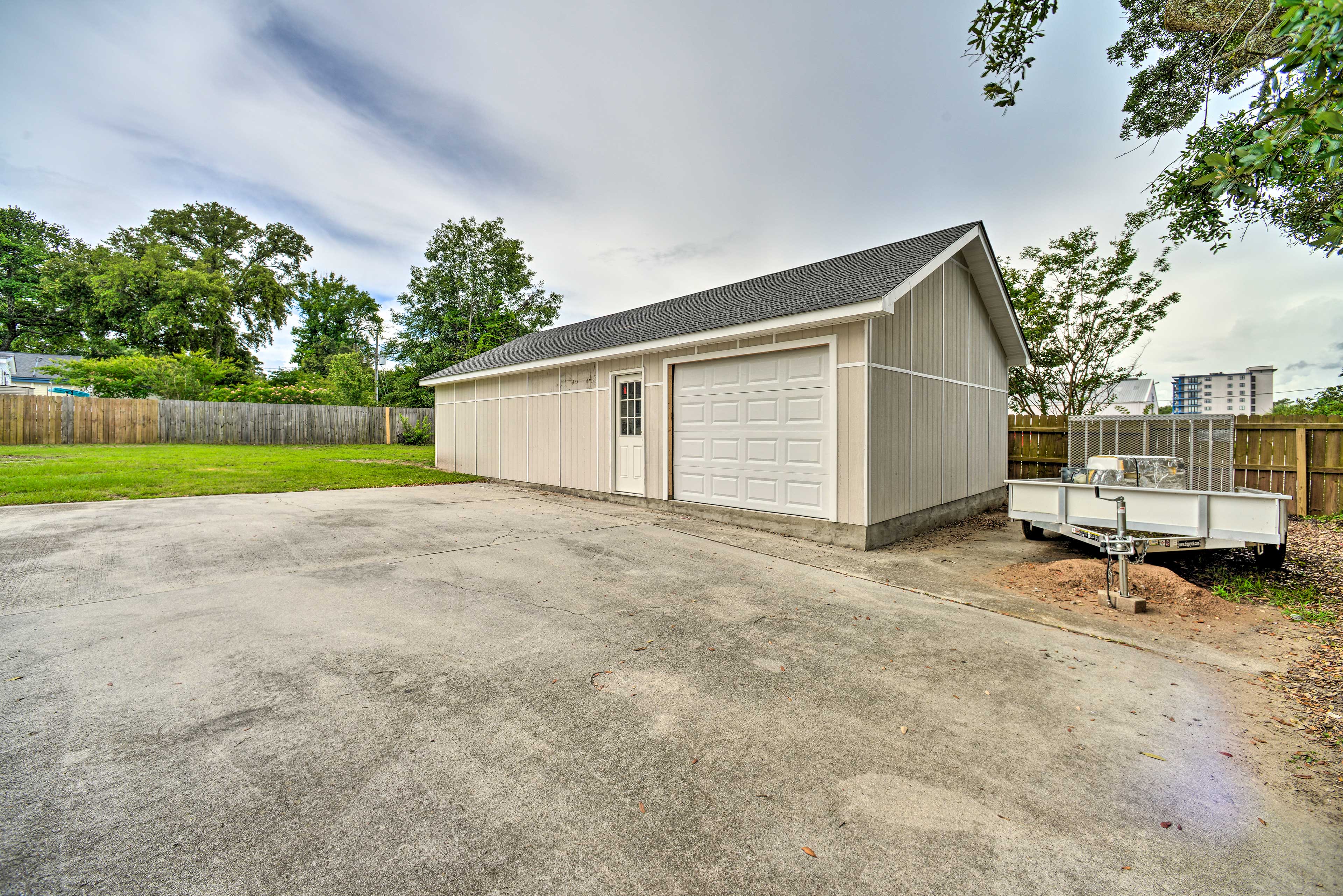 Parking | Driveway (5 Vehicles)