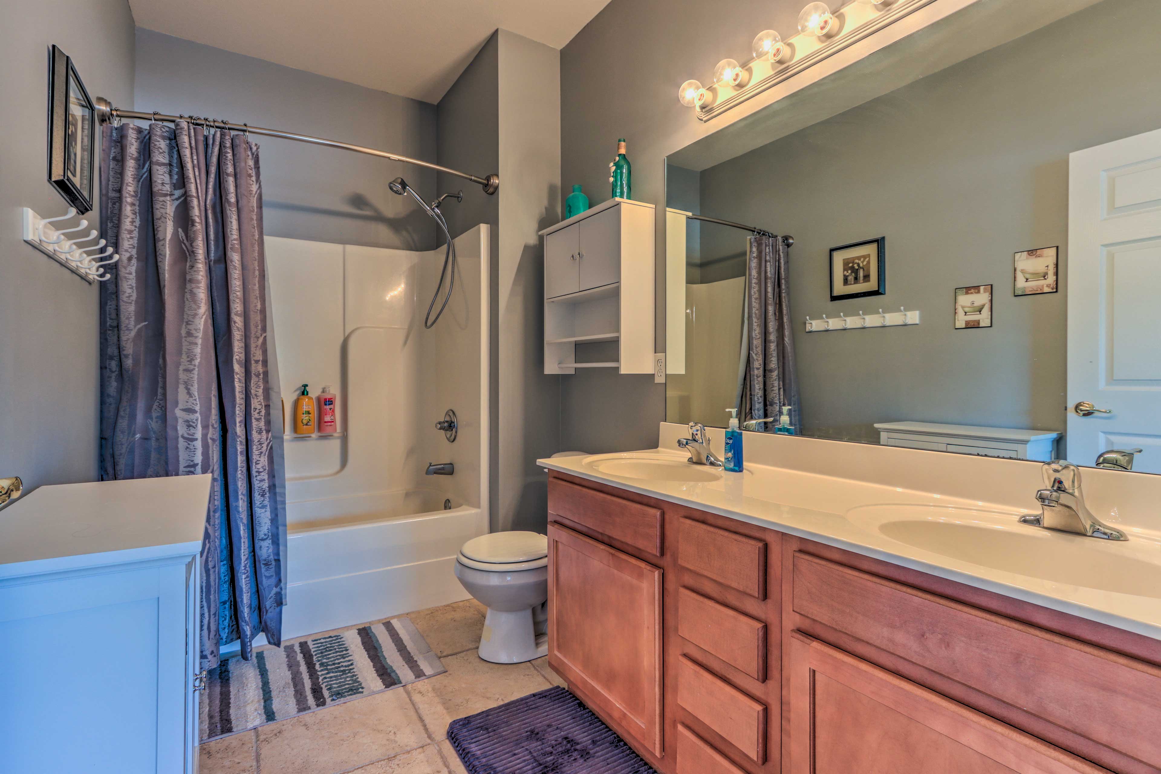 En-Suite Bathroom | Towels Provided