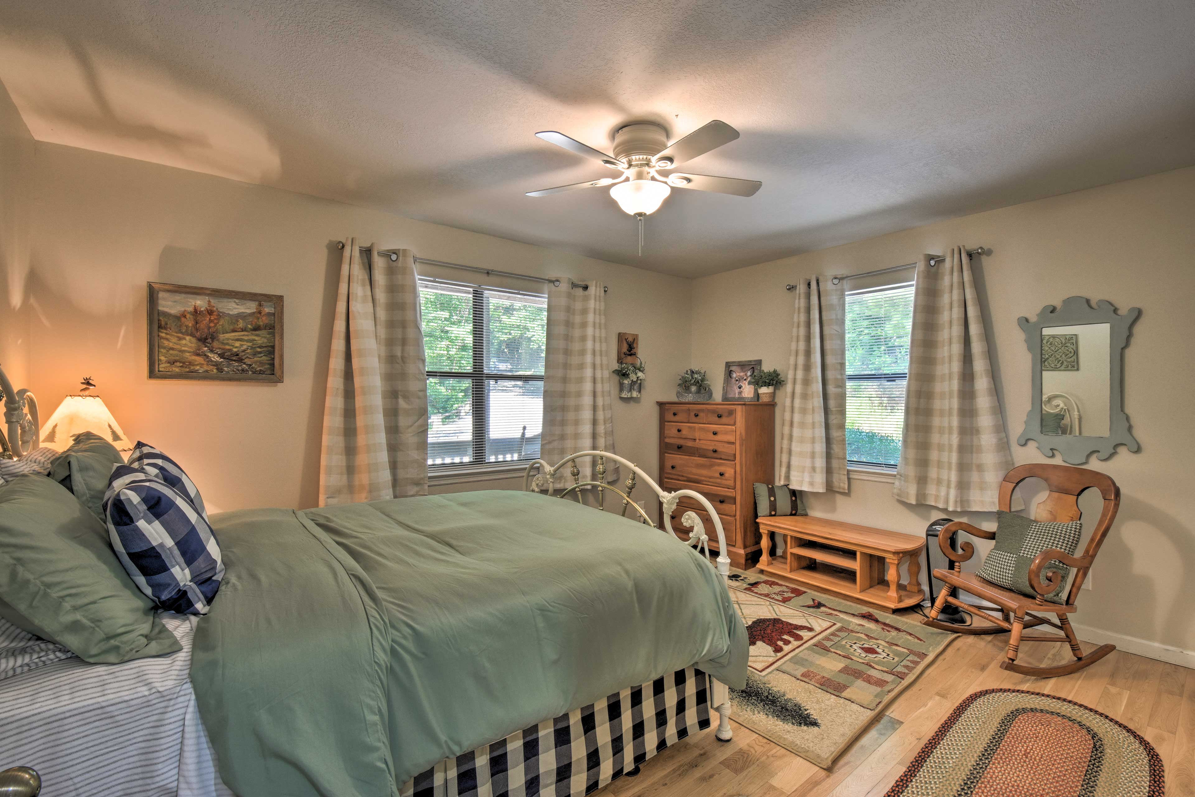 Bedroom 2 | "Deer Valley" | Queen Bed | 1st Floor