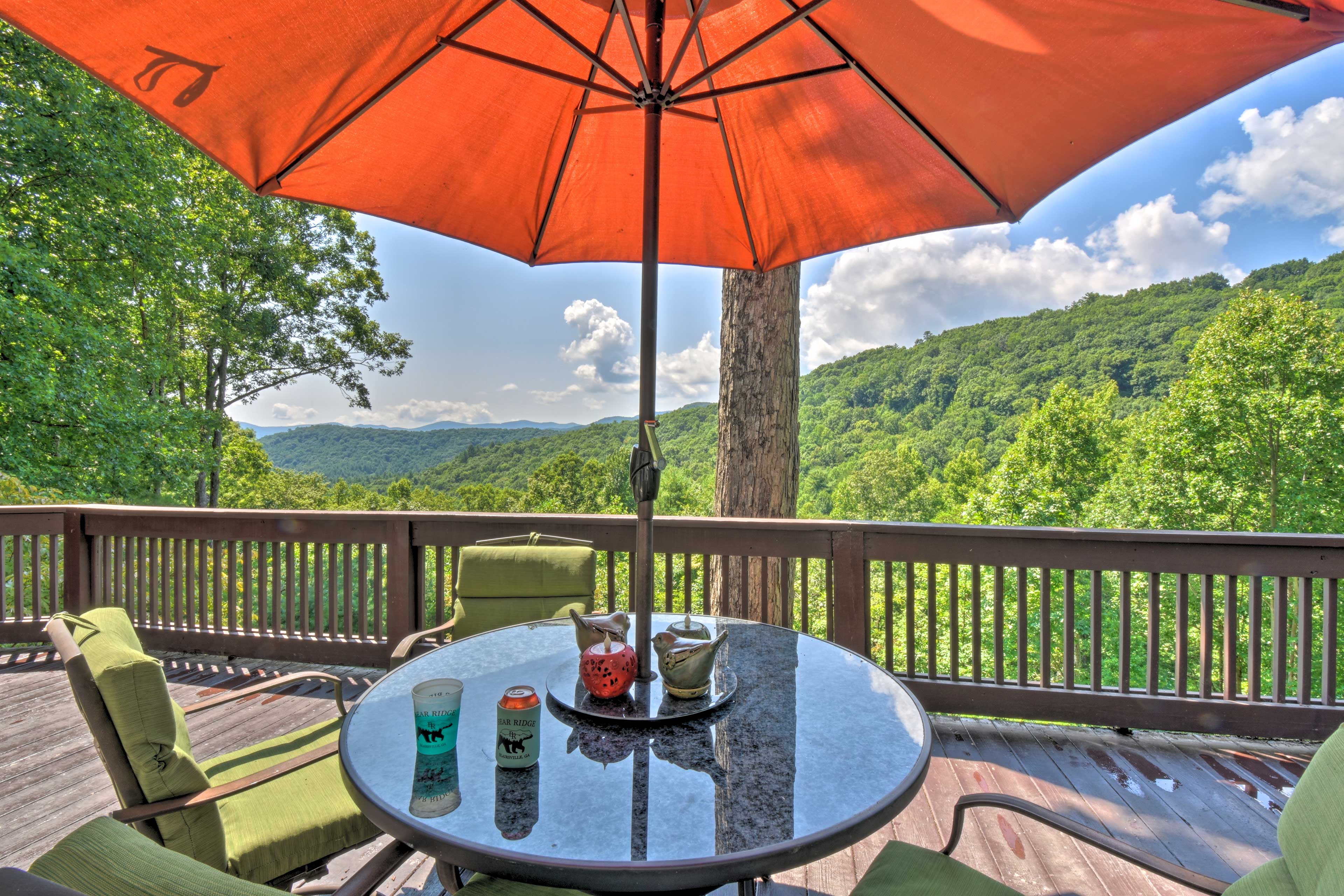 Upper Deck | Outdoor Dining Area | Mountain & Valley Views