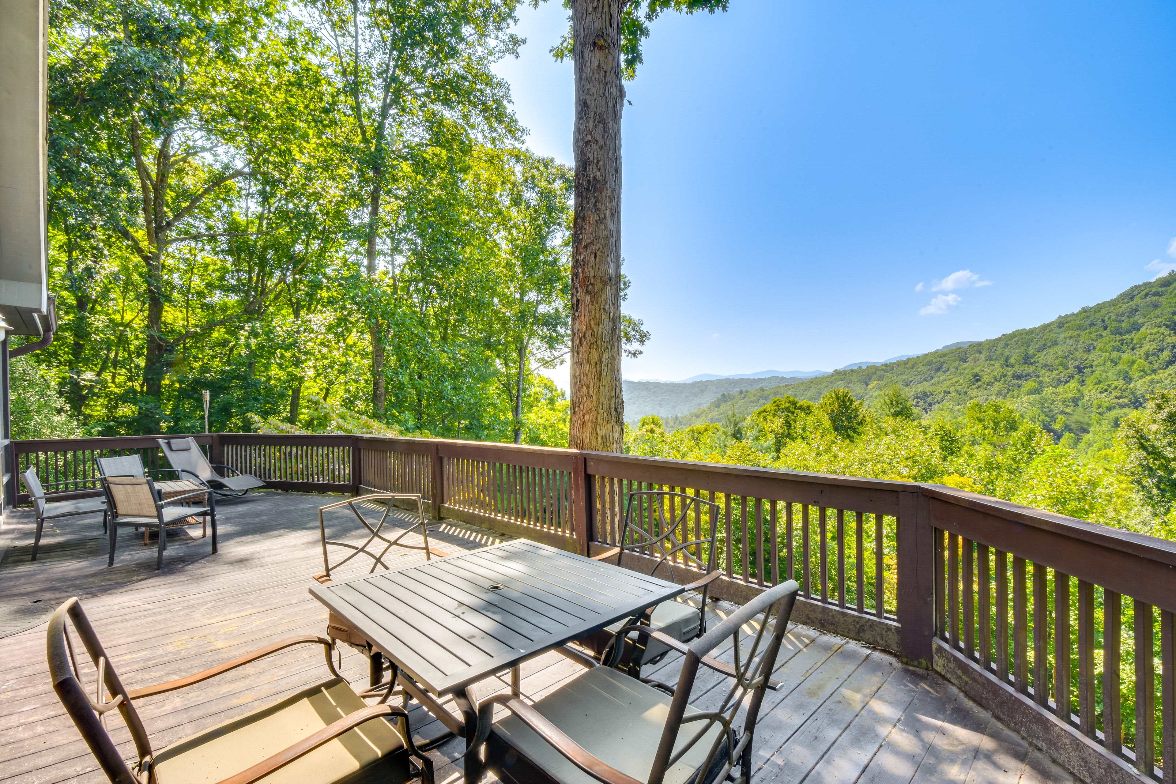 Upper Deck | Outdoor Dining Area | Mountain & Valley Views