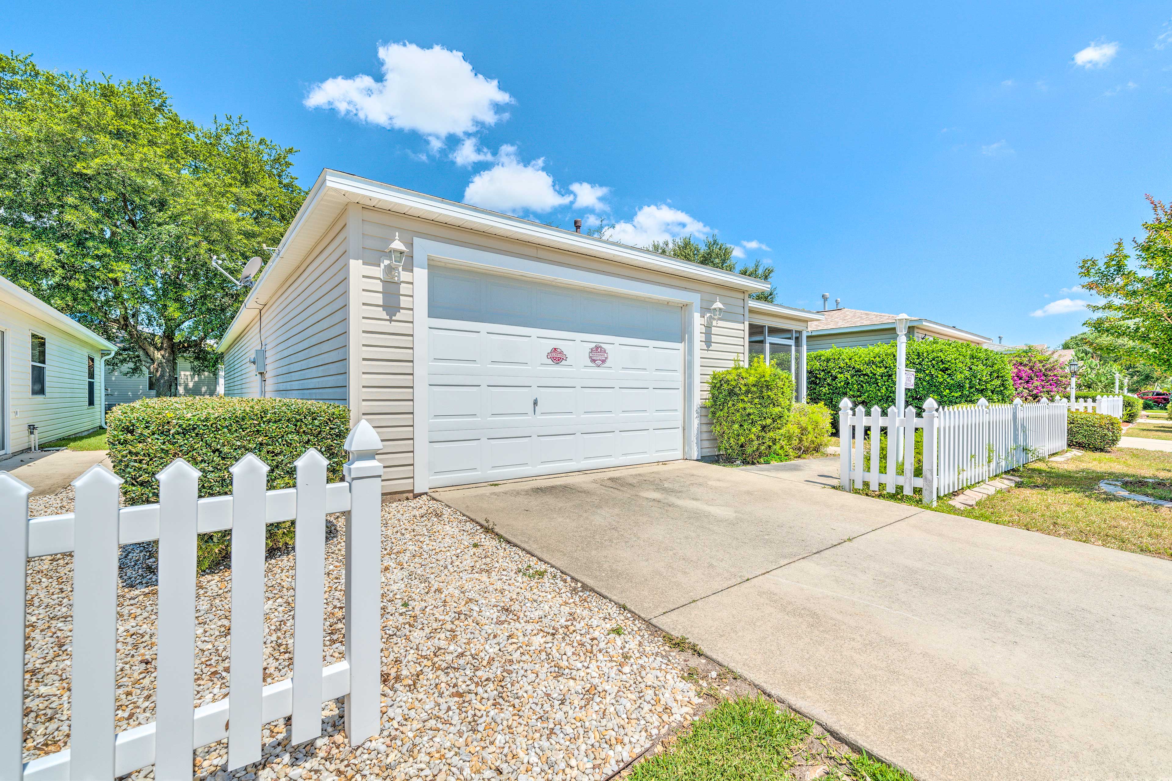 House Exterior | Driveway Parking (1 Vehicle) | Garage (1 Vehicle)