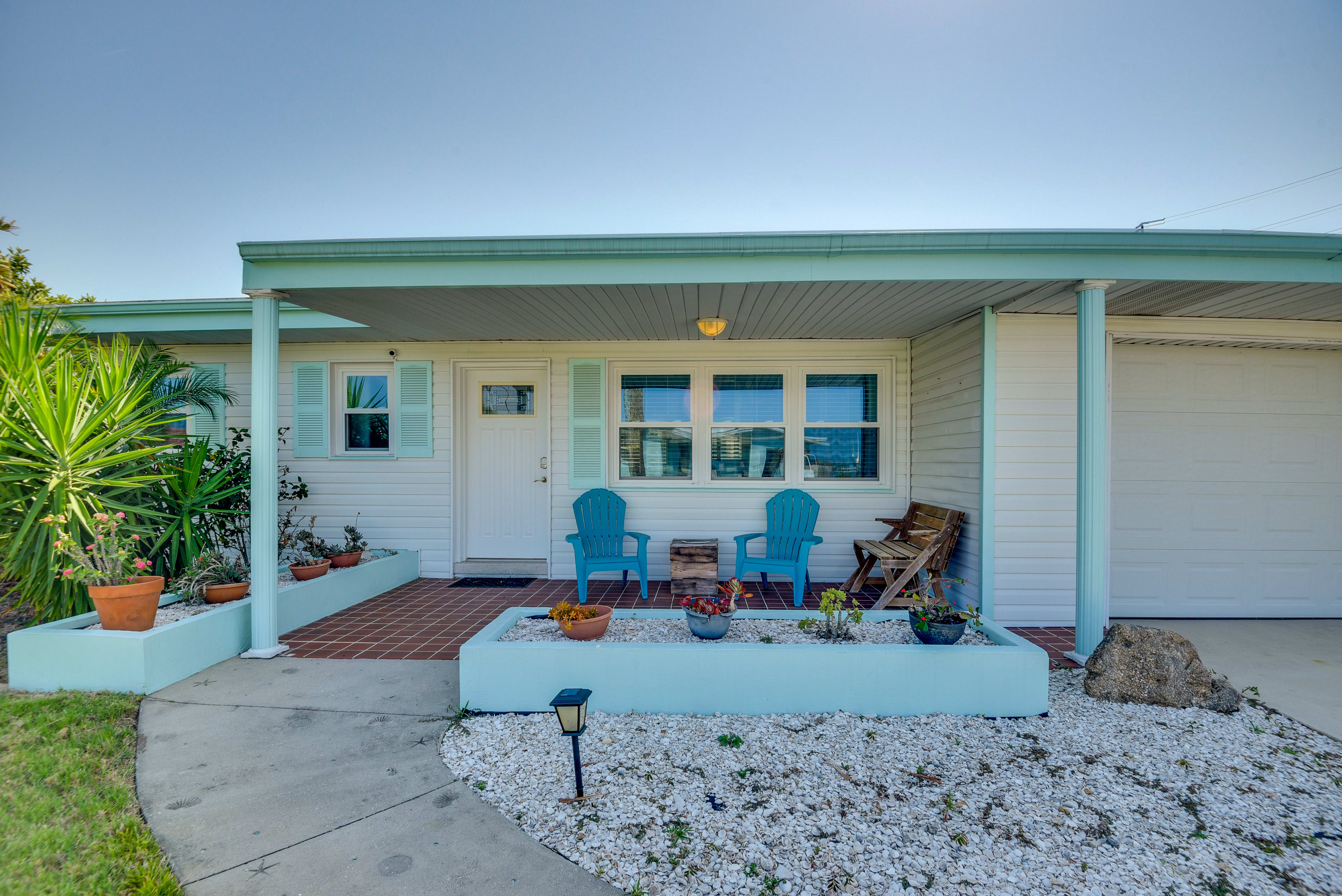 House Exterior | Covered Porch