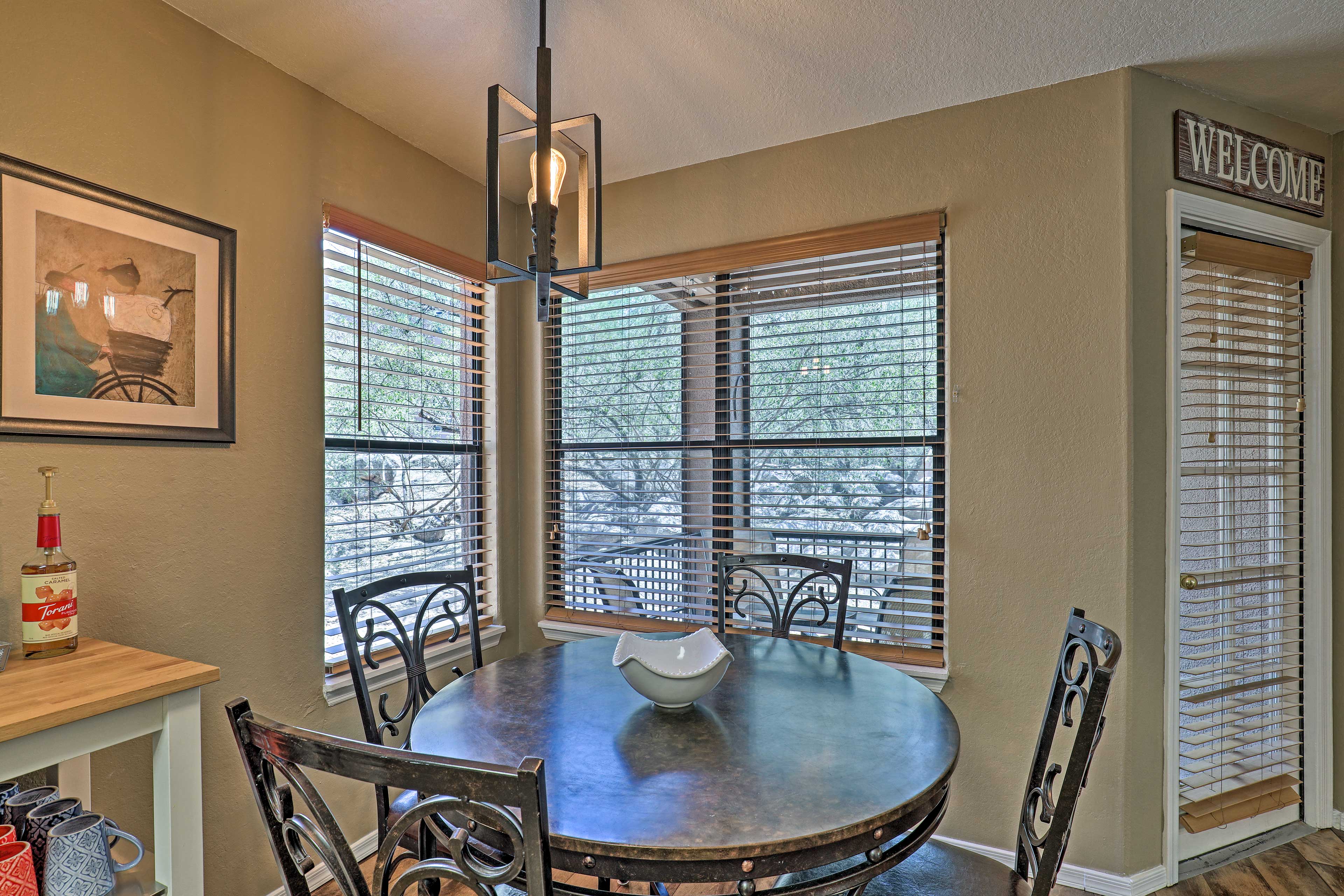 Dining Area | Dishware Provided