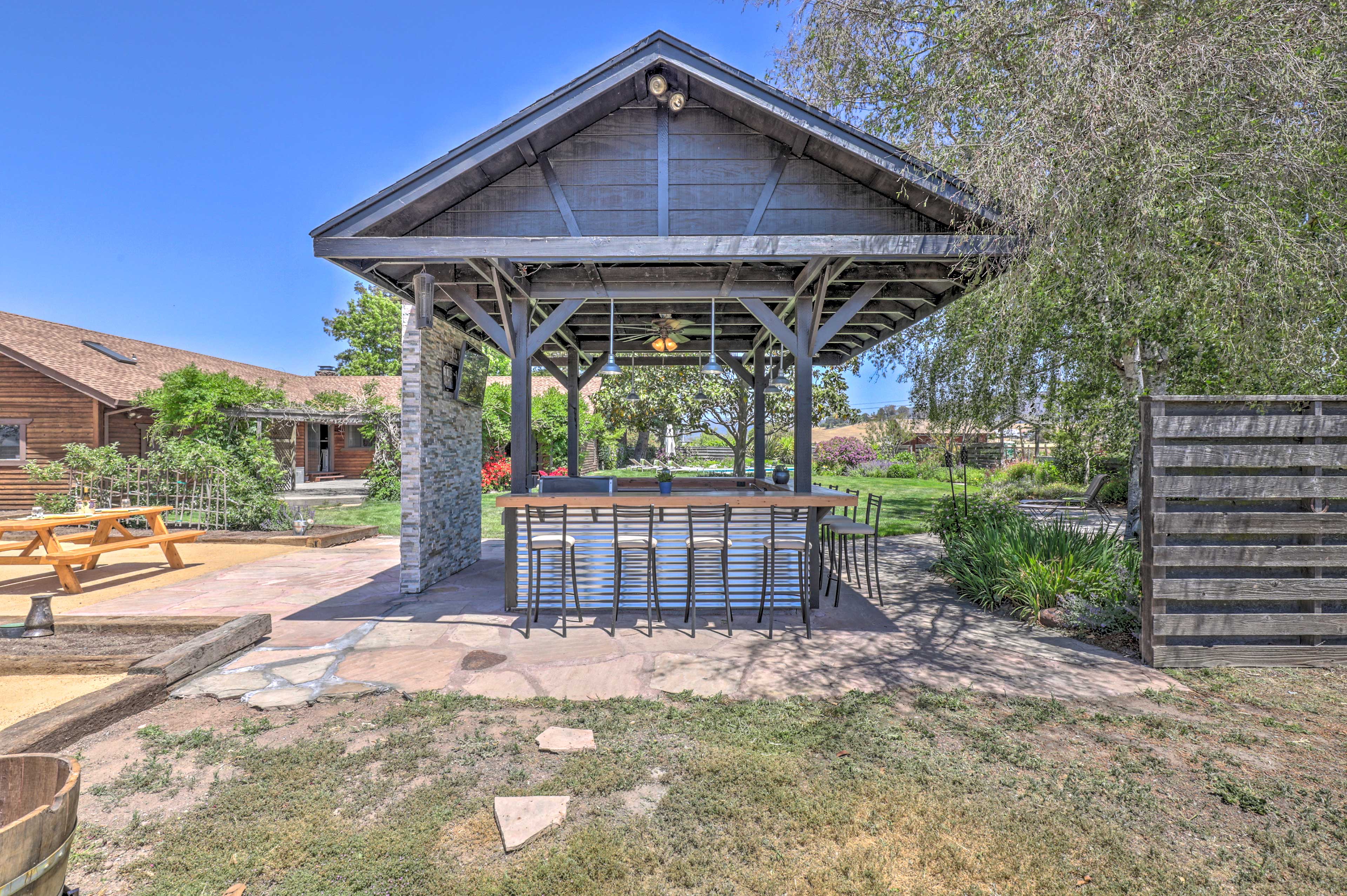 Exterior | Wet Bar w/ Smart TV