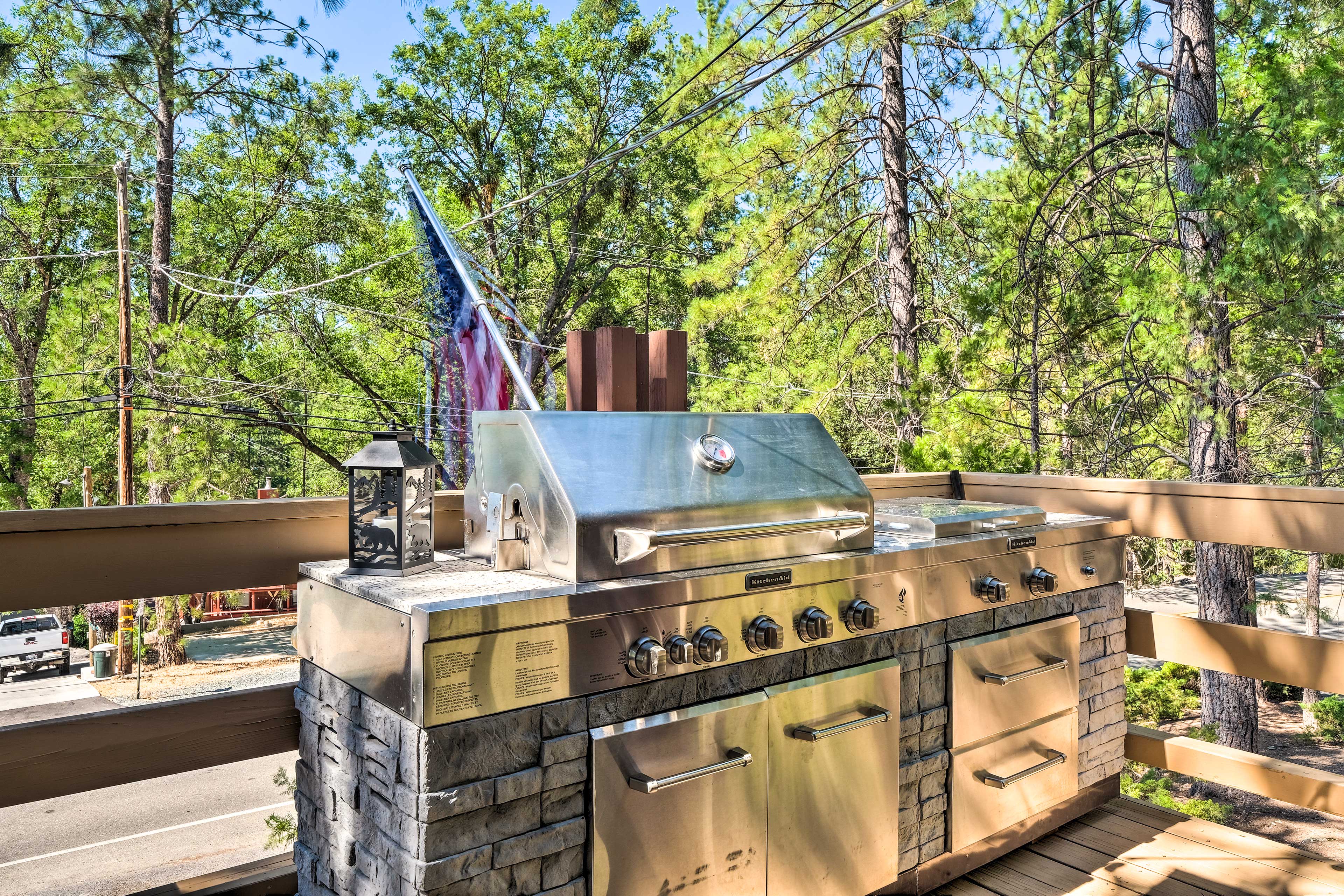 Deck | Grill Station