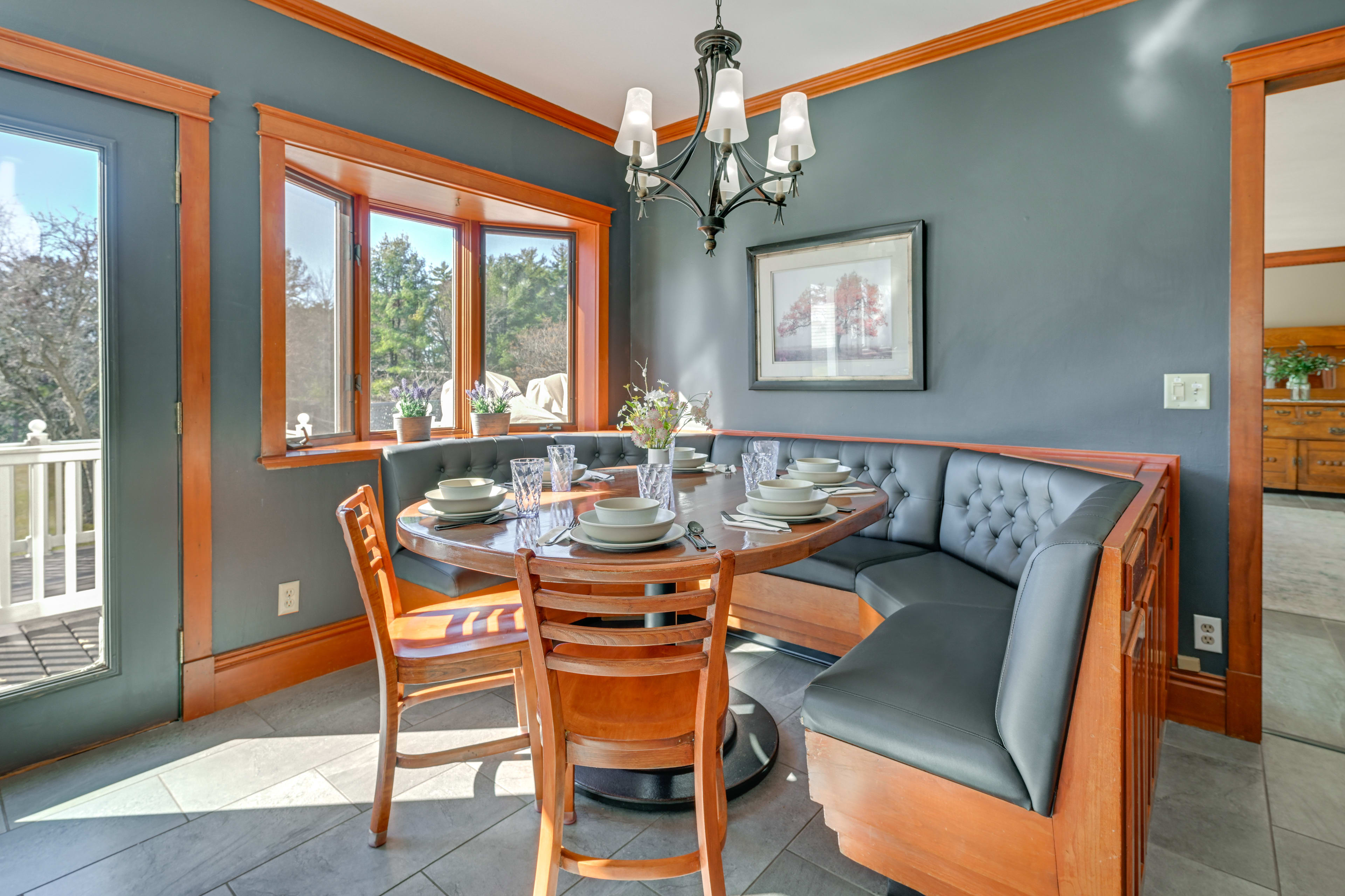 Kitchen Dining Area