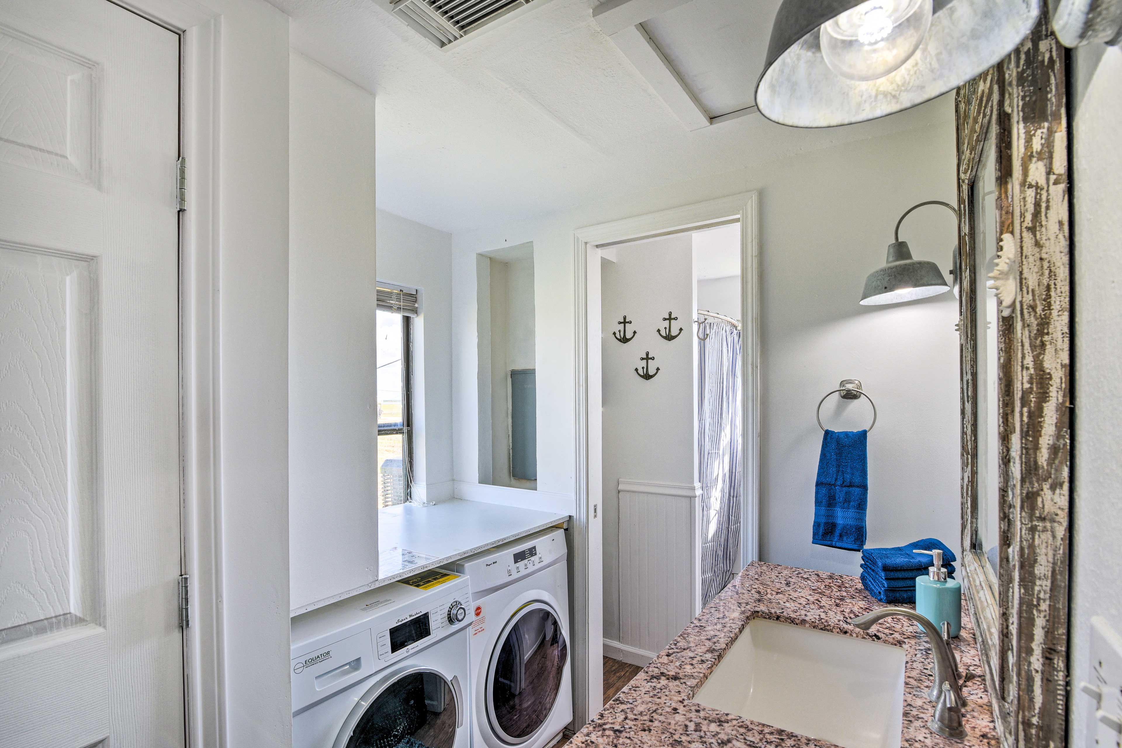 Bathroom | Washer & Dryer