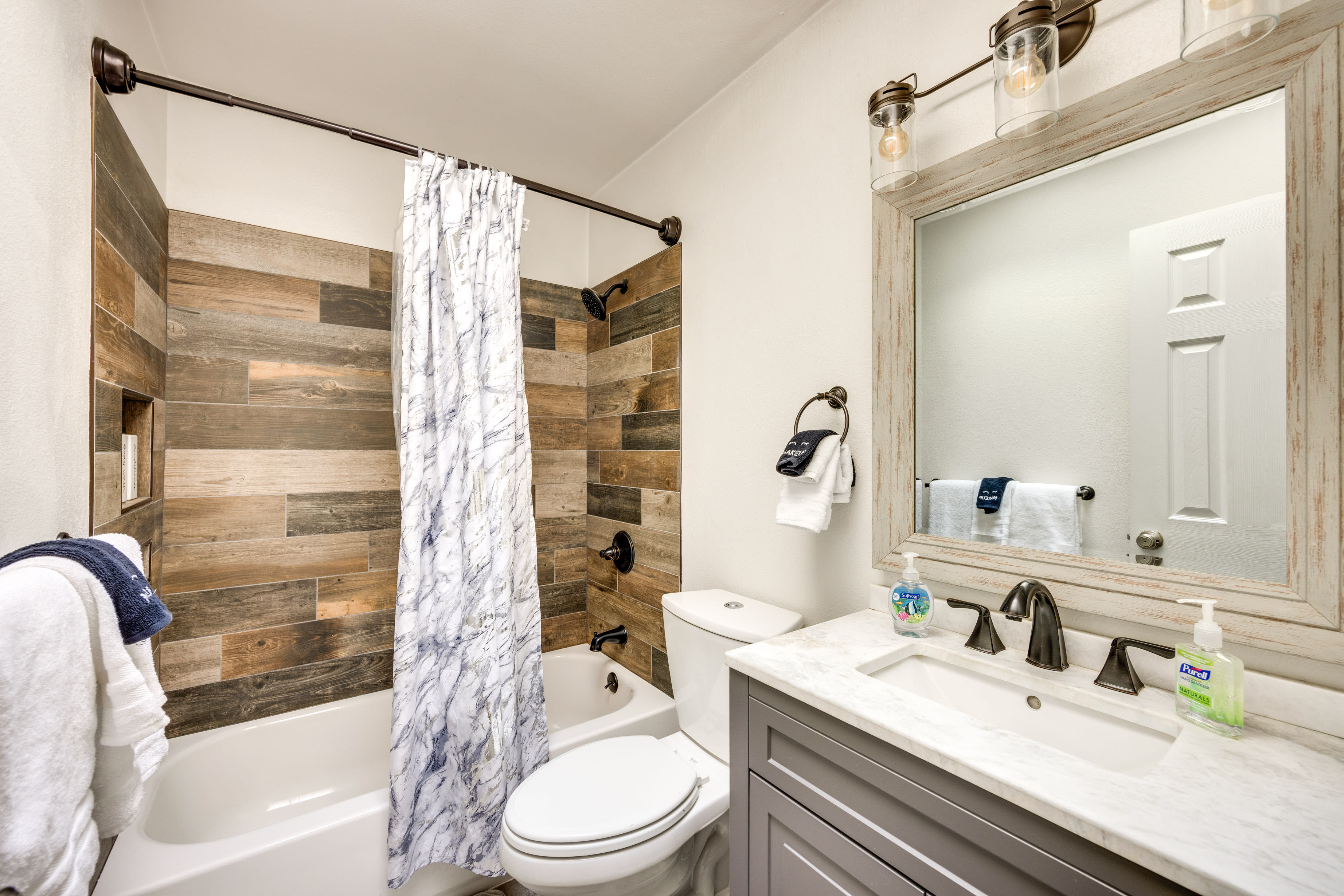 En-Suite Bathroom | Complimentary Toiletries