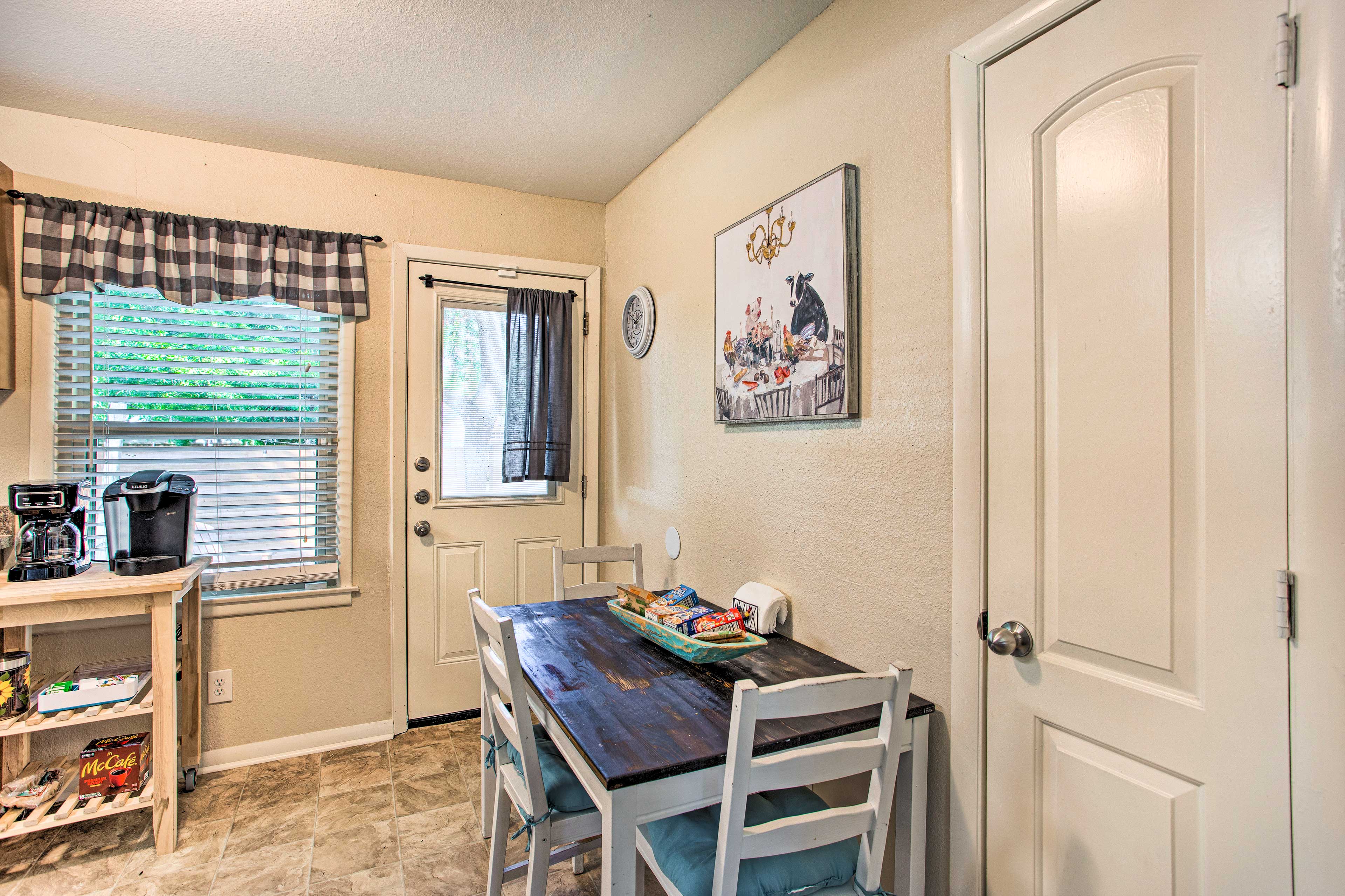 Dining Area | Dishware & Flatware