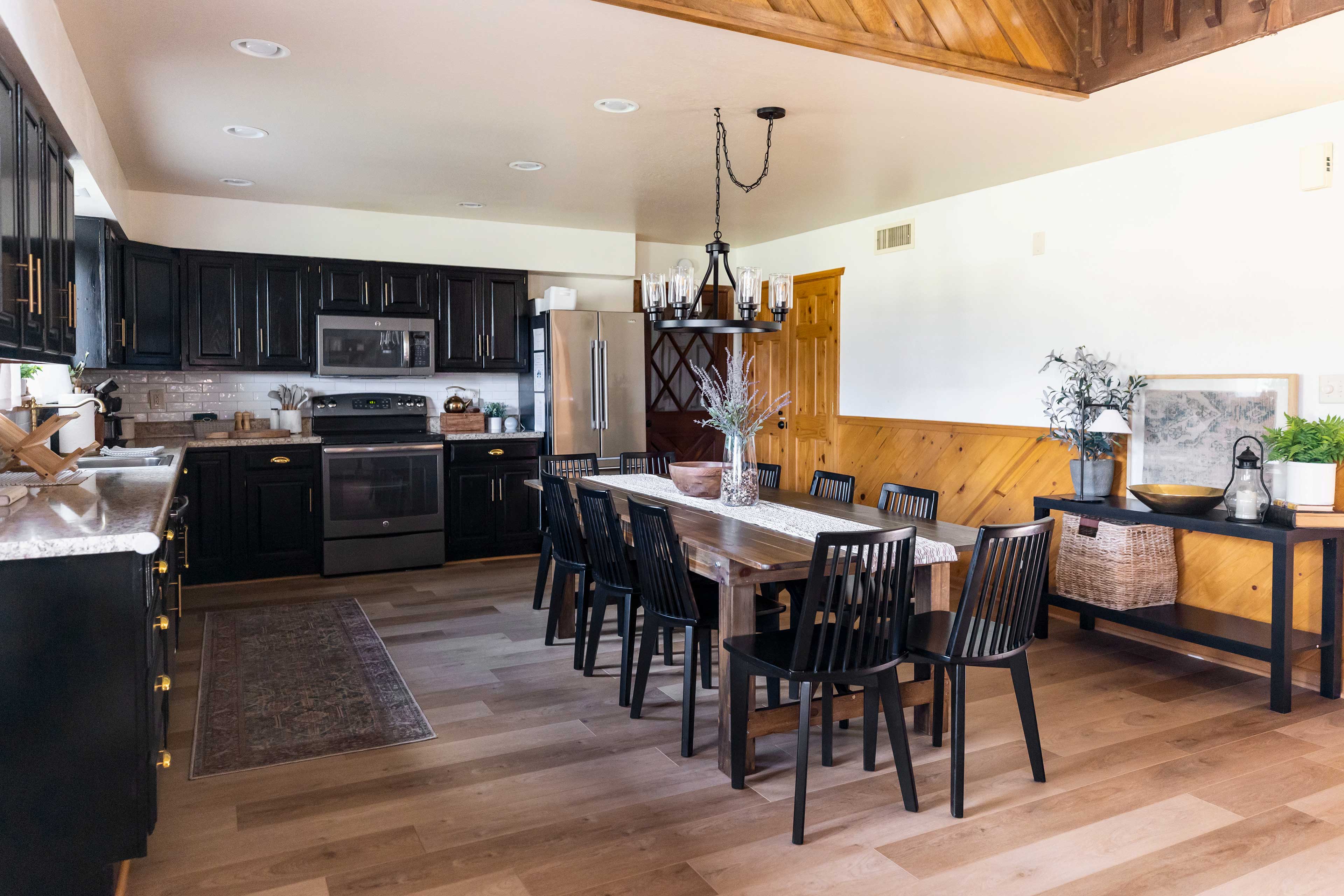 Kitchen/Dining Area