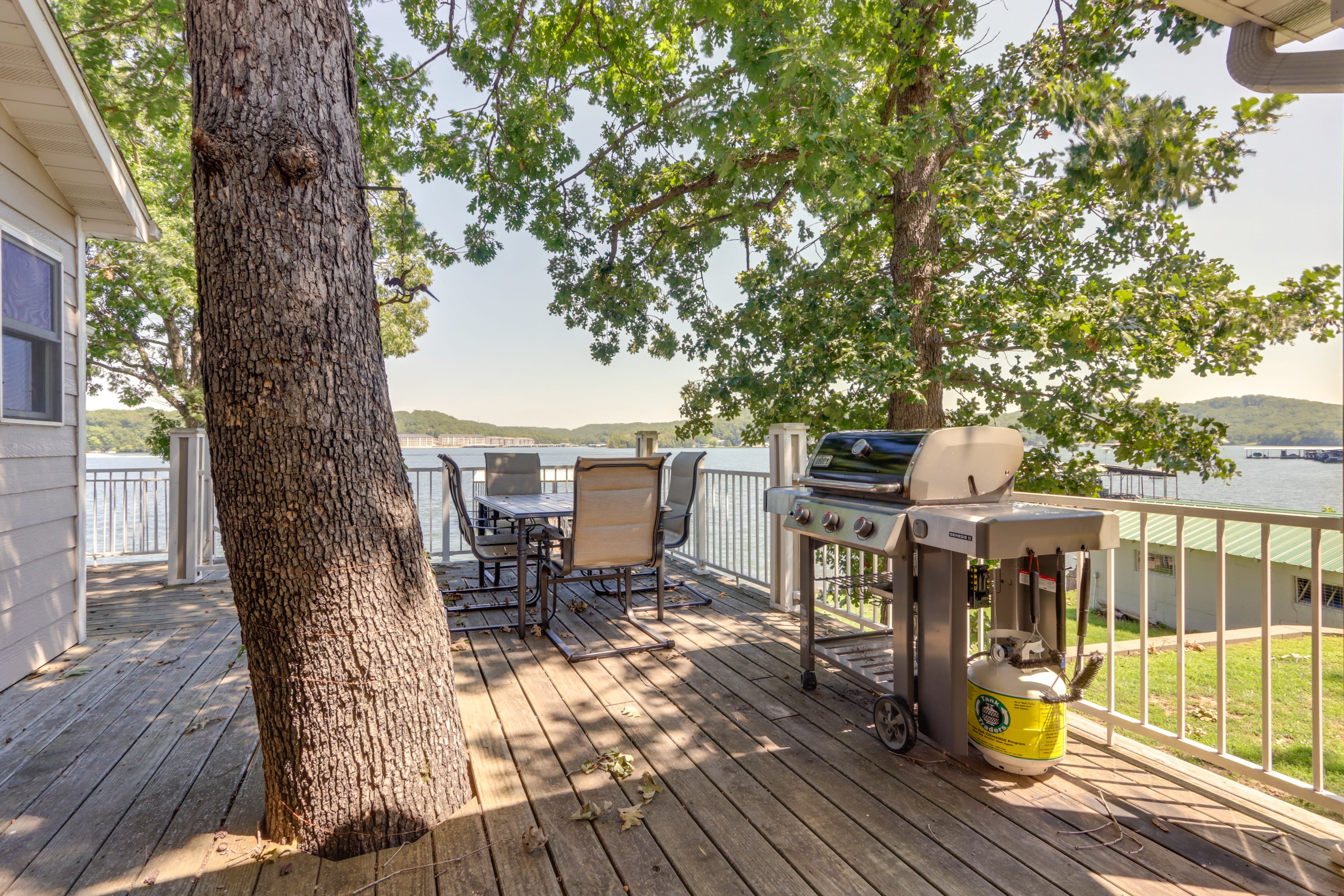 Front Deck | Outdoor Dining