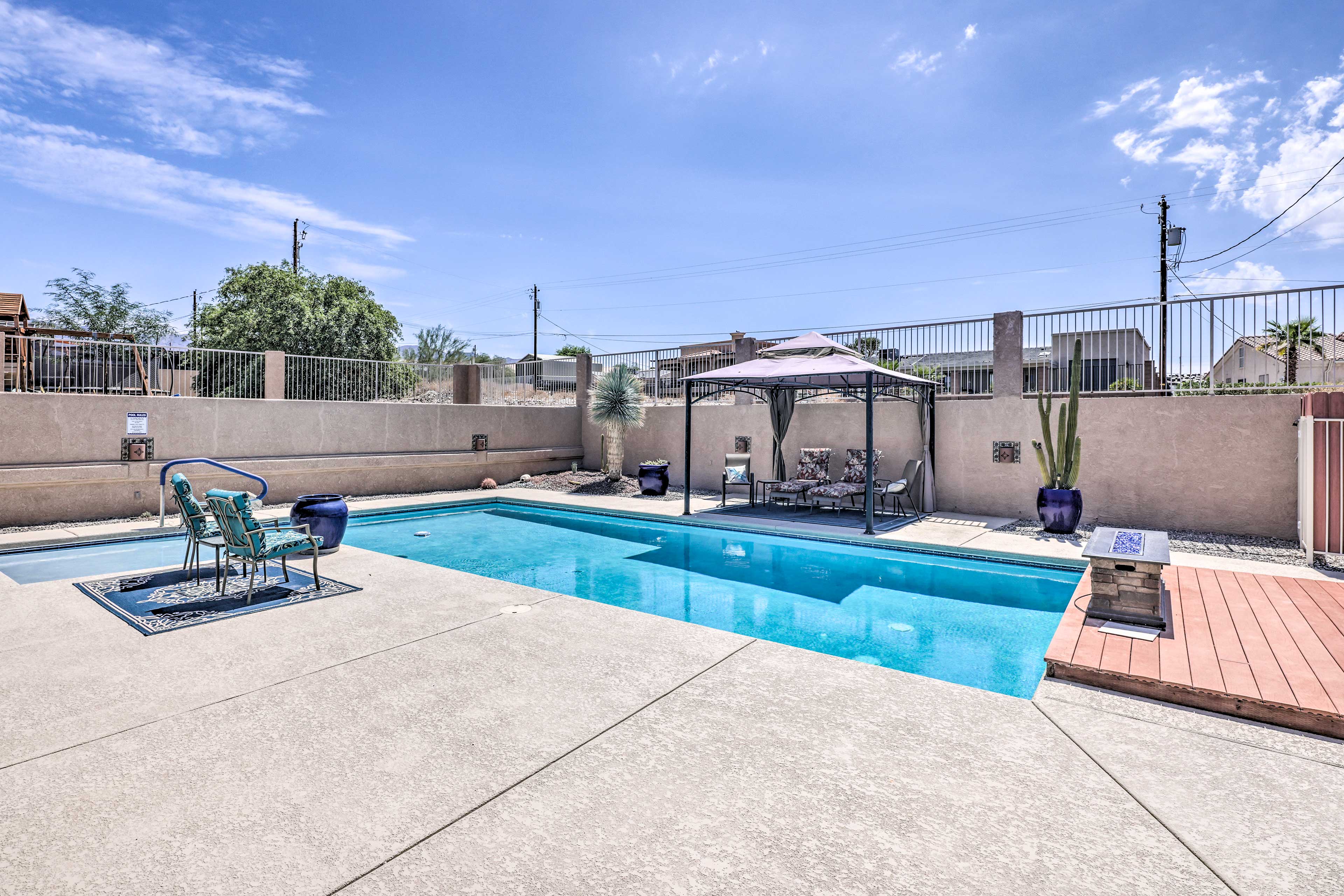 Private Pool | Gas Fire Pit