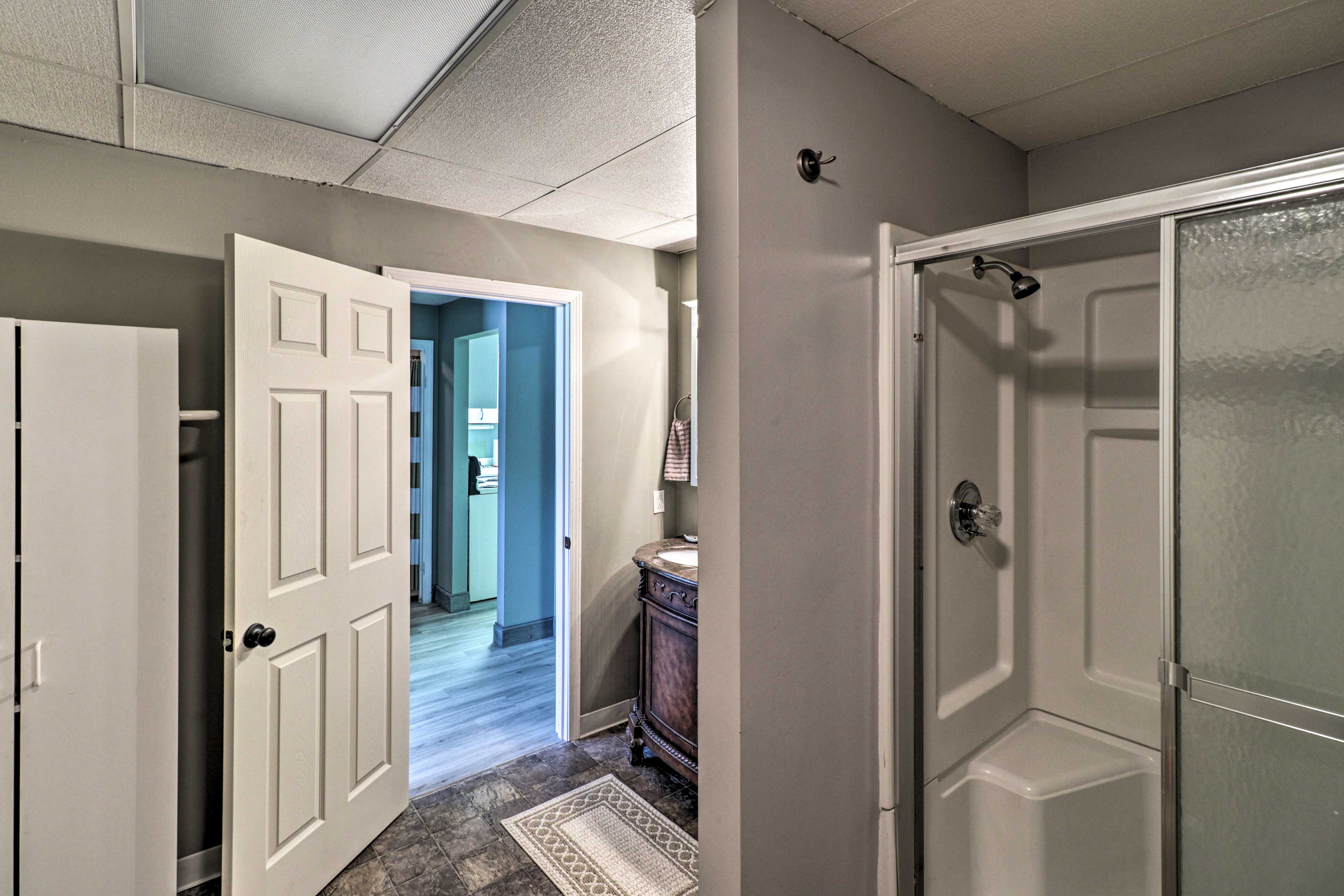 Full Bathroom | Walk-In Shower